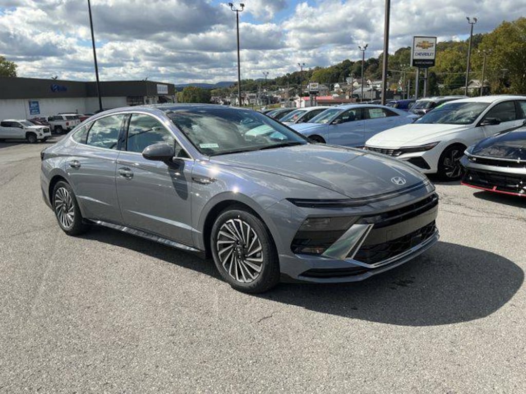 New 2026 Hyundai Sonata Hybrid SEL Sedan