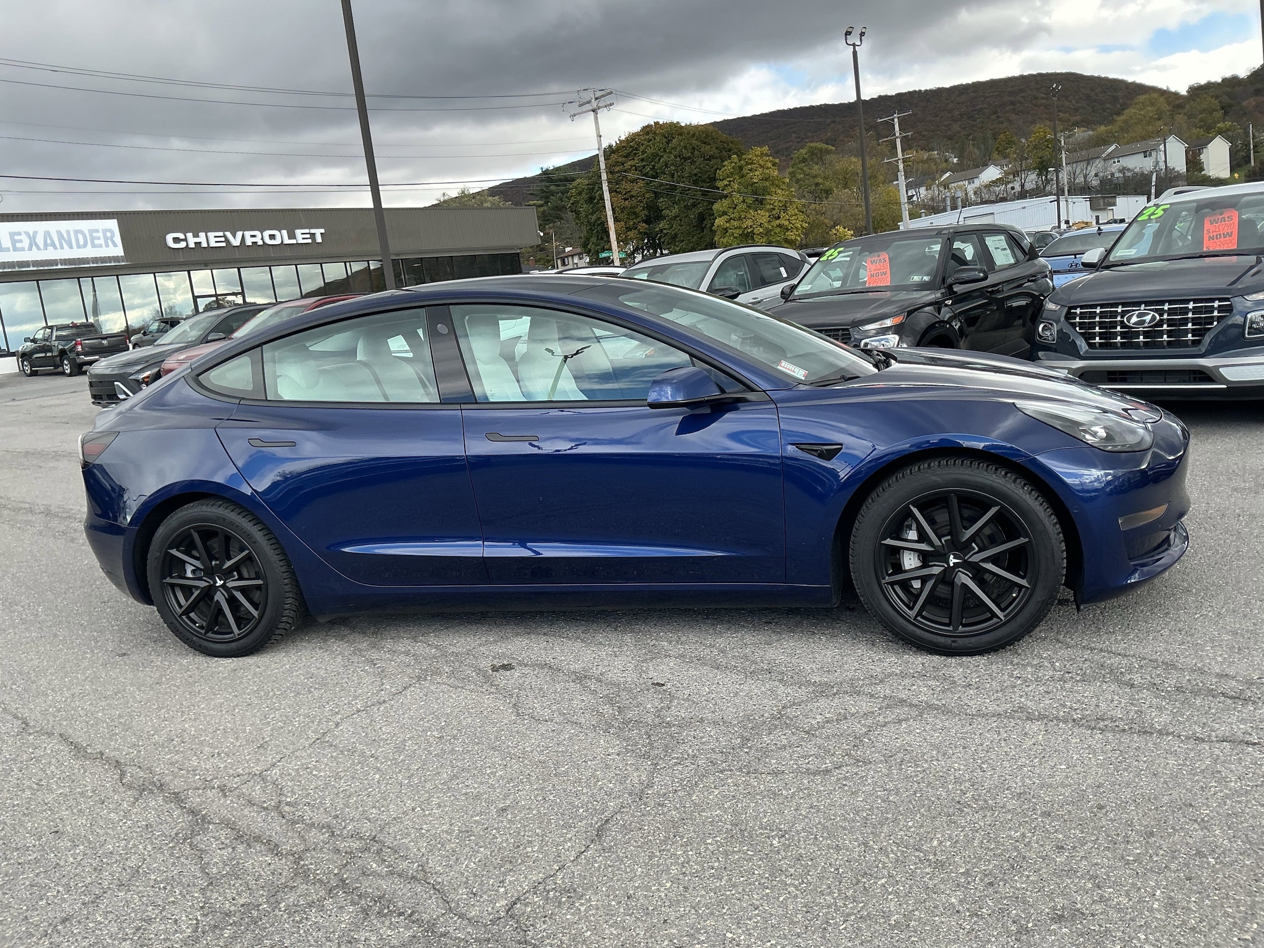 Used 2021 Tesla Model 3 Base with VIN 5YJ3E1EB3MF975727 for sale in Altoona, PA