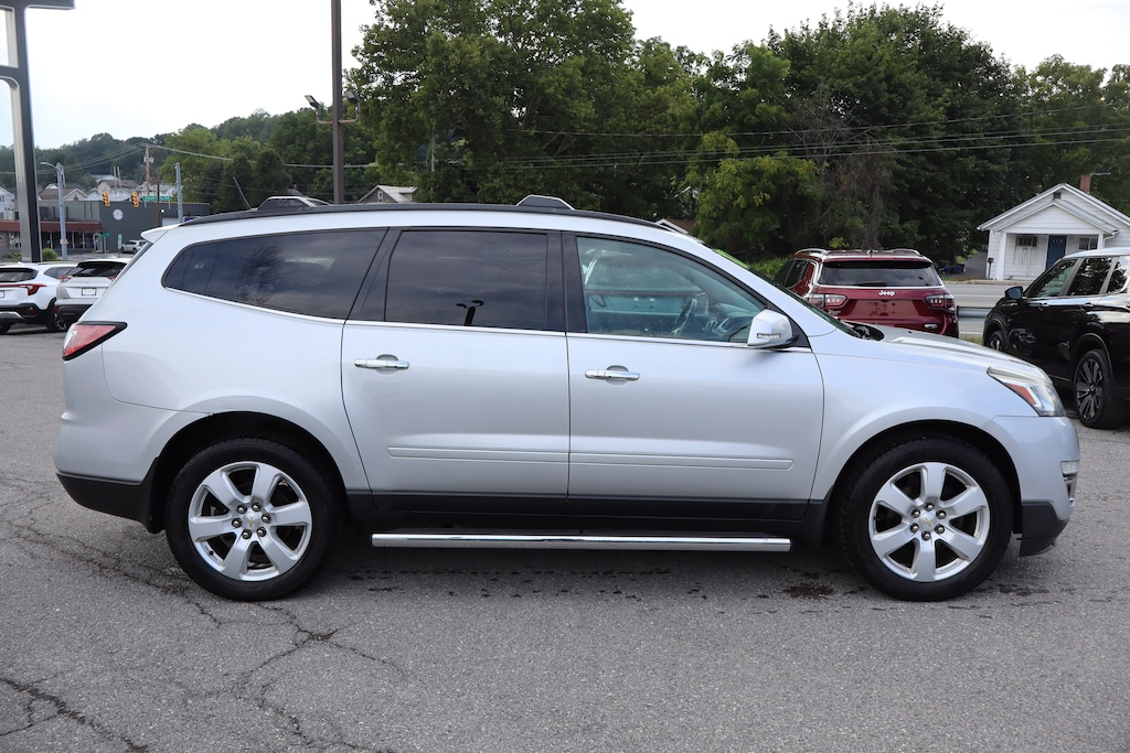 Used 2017 Chevrolet Traverse LT AWD LT w/1LT