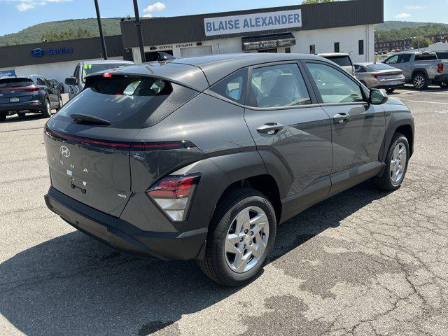 2026 Hyundai Kona SE photo 3