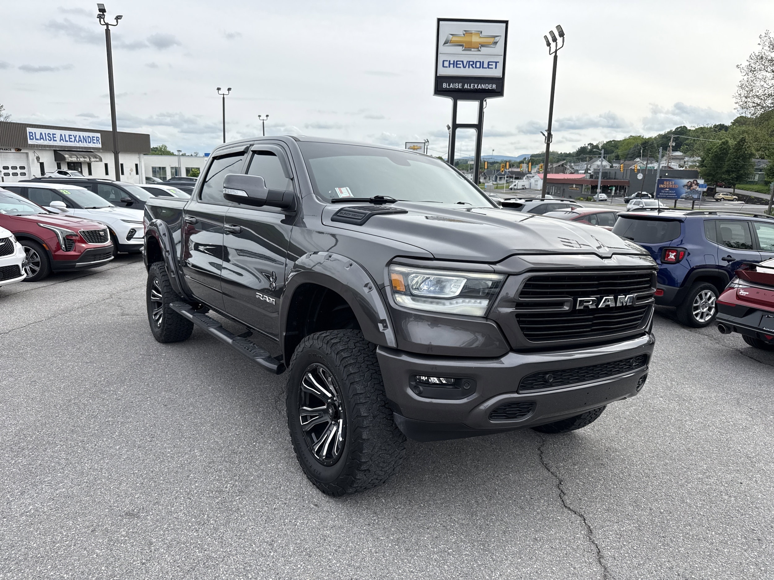 2021 RAM 1500 Big Horn/Lone Star 4x4 Crew Cab 5'7's photo