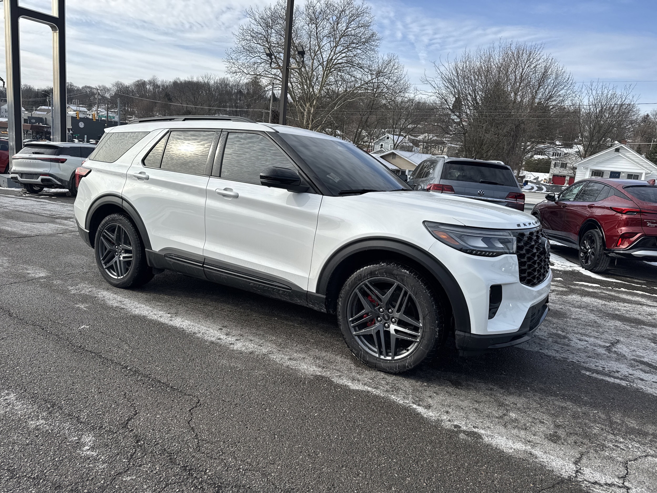 2025 Ford Explorer ST's photo