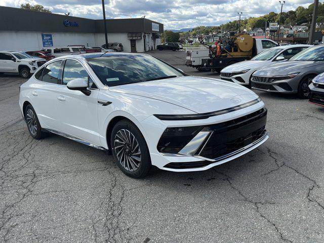 2026 Hyundai Sonata Hybrid SEL's photo