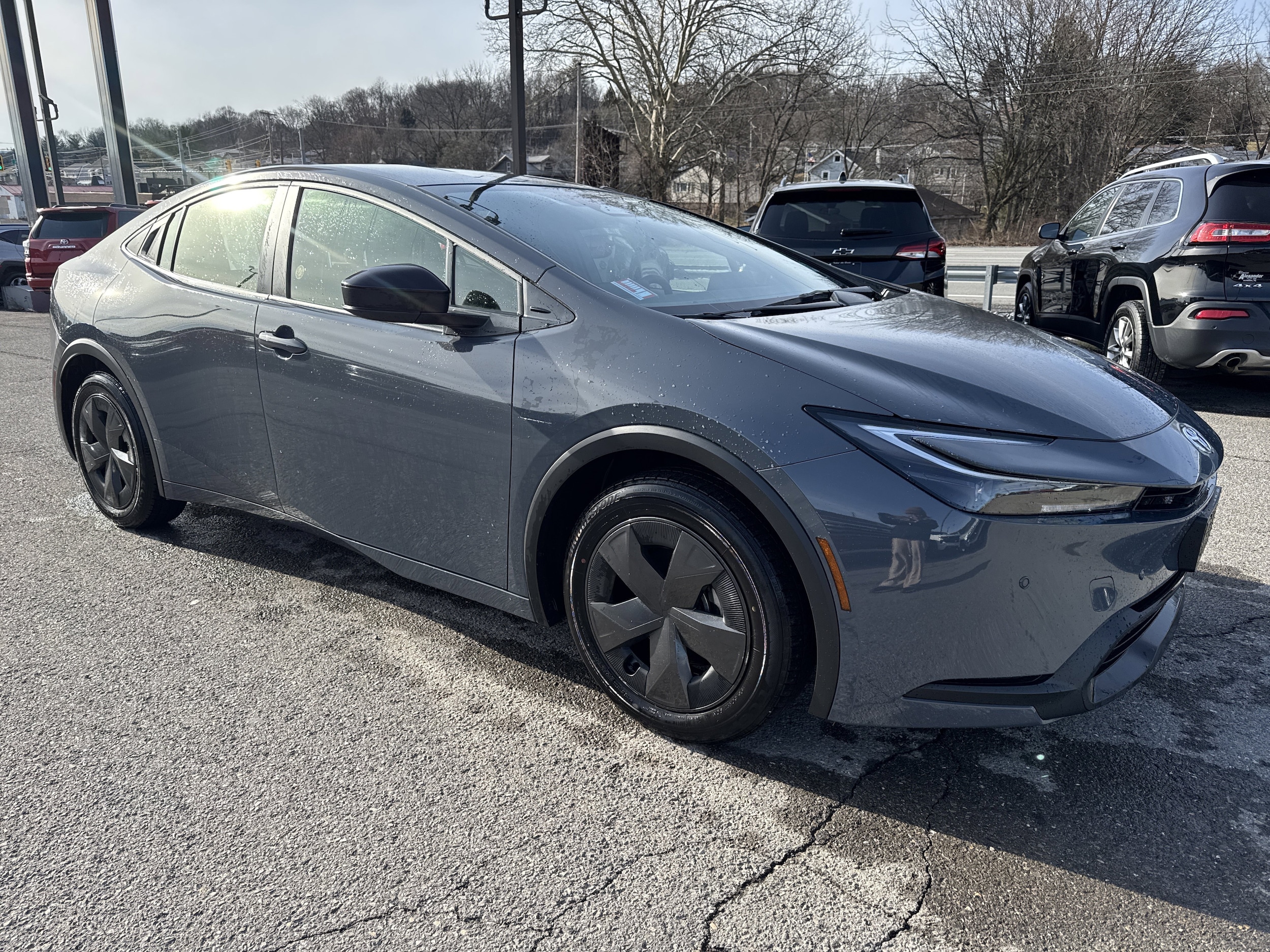 2025 Toyota Prius LE's photo