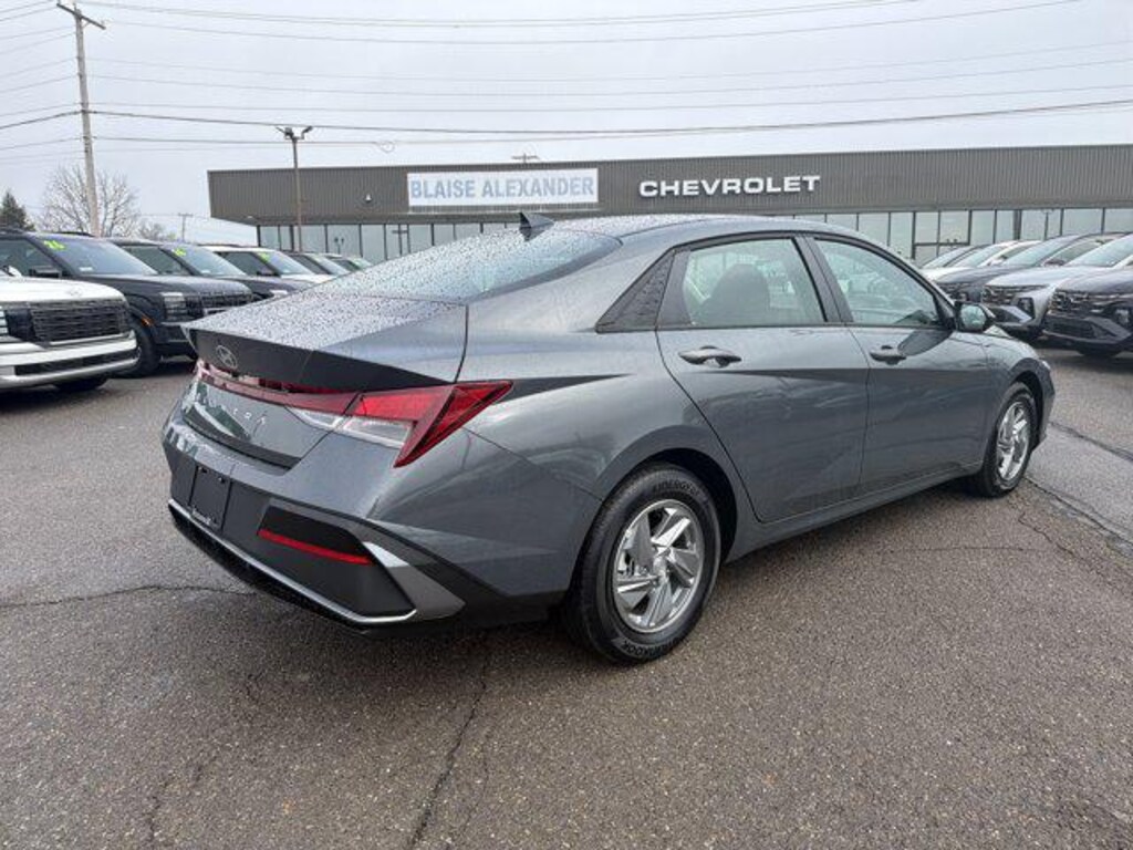 New 2026 Hyundai Elantra SE Sedan