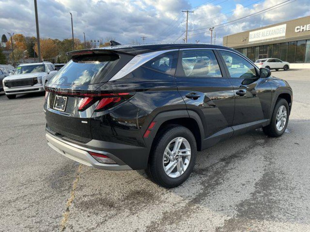 New 2026 Hyundai Tucson SE AWD SUV