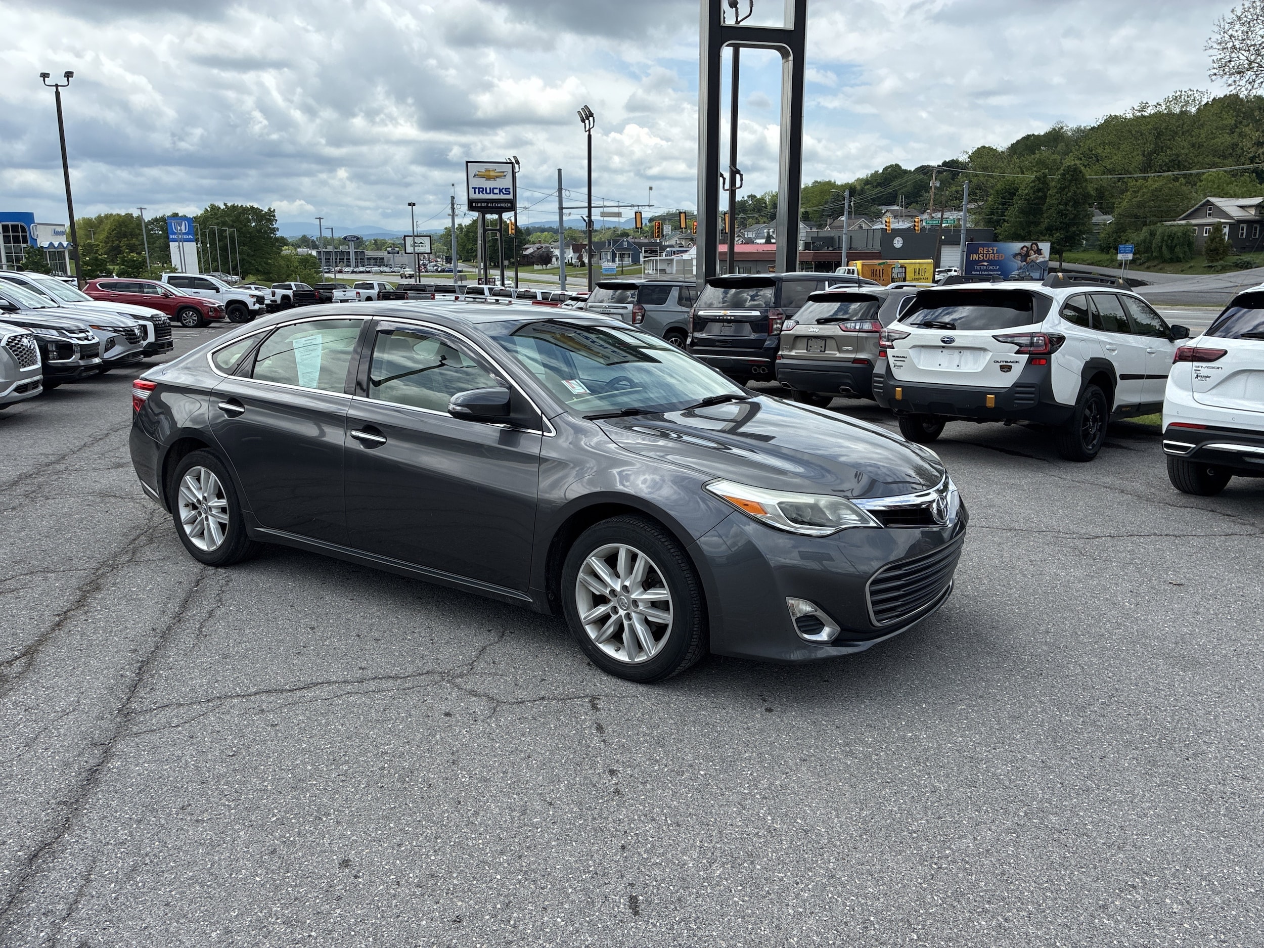 2015 Toyota Avalon XLE Premium's photo