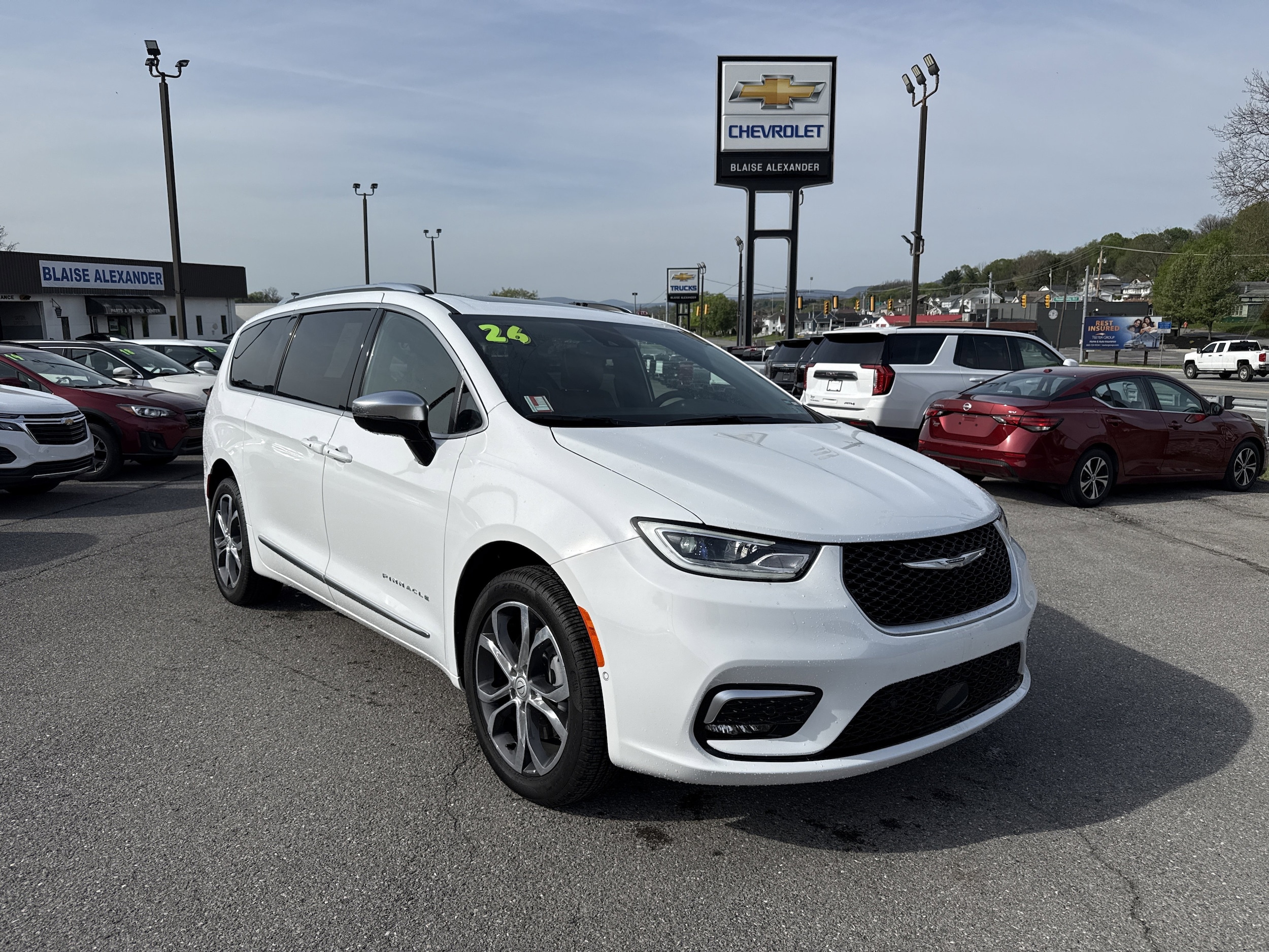 2026 Chrysler Pacifica Pinnacle AWD's photo