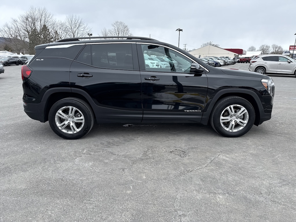 Used 2024 GMC Terrain SLE SUV