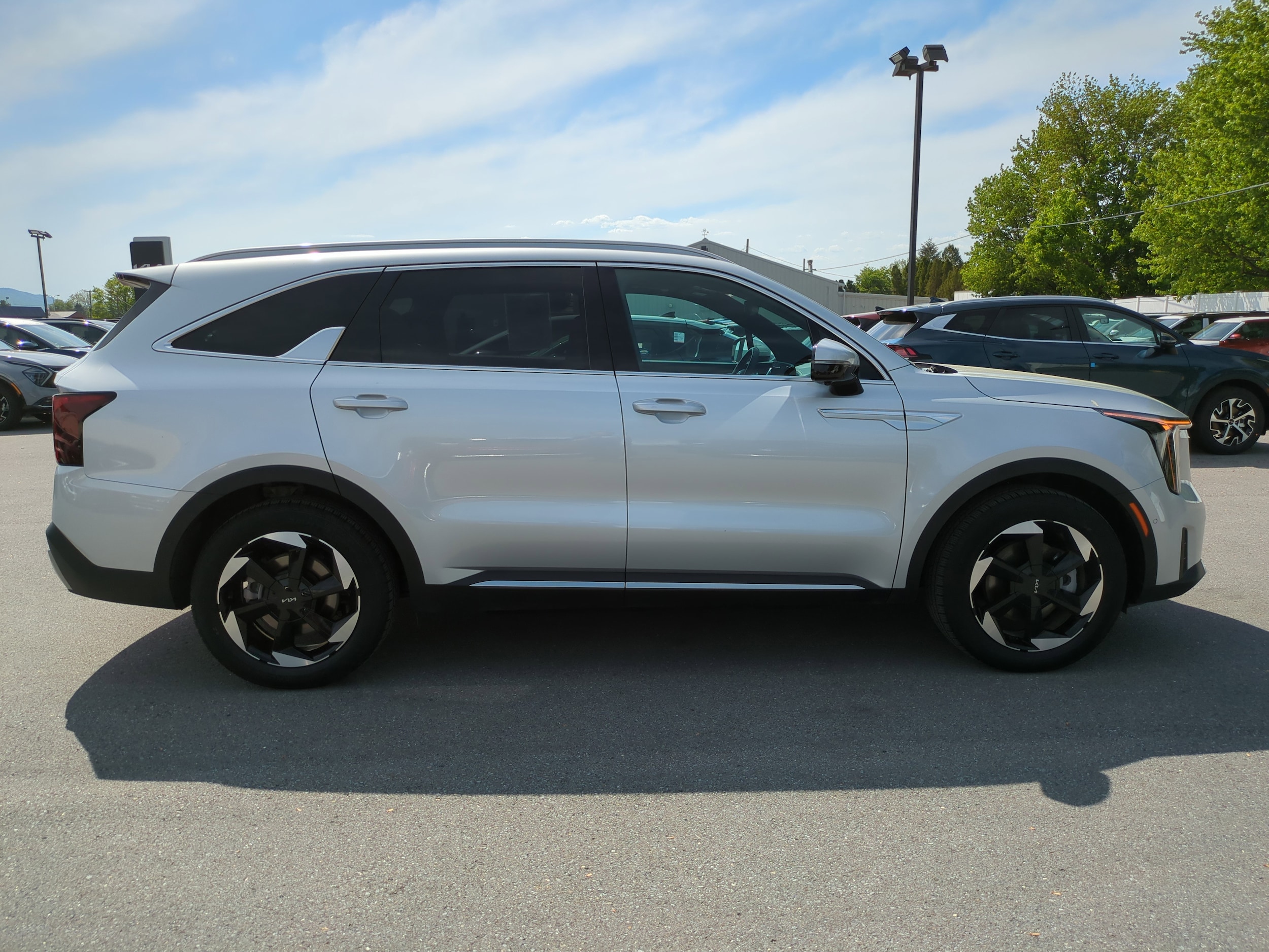 Used 2025 Kia Sorento SX Prestige Hybrid with VIN KNDRKDJG8S5307782 for sale in Montoursville, PA