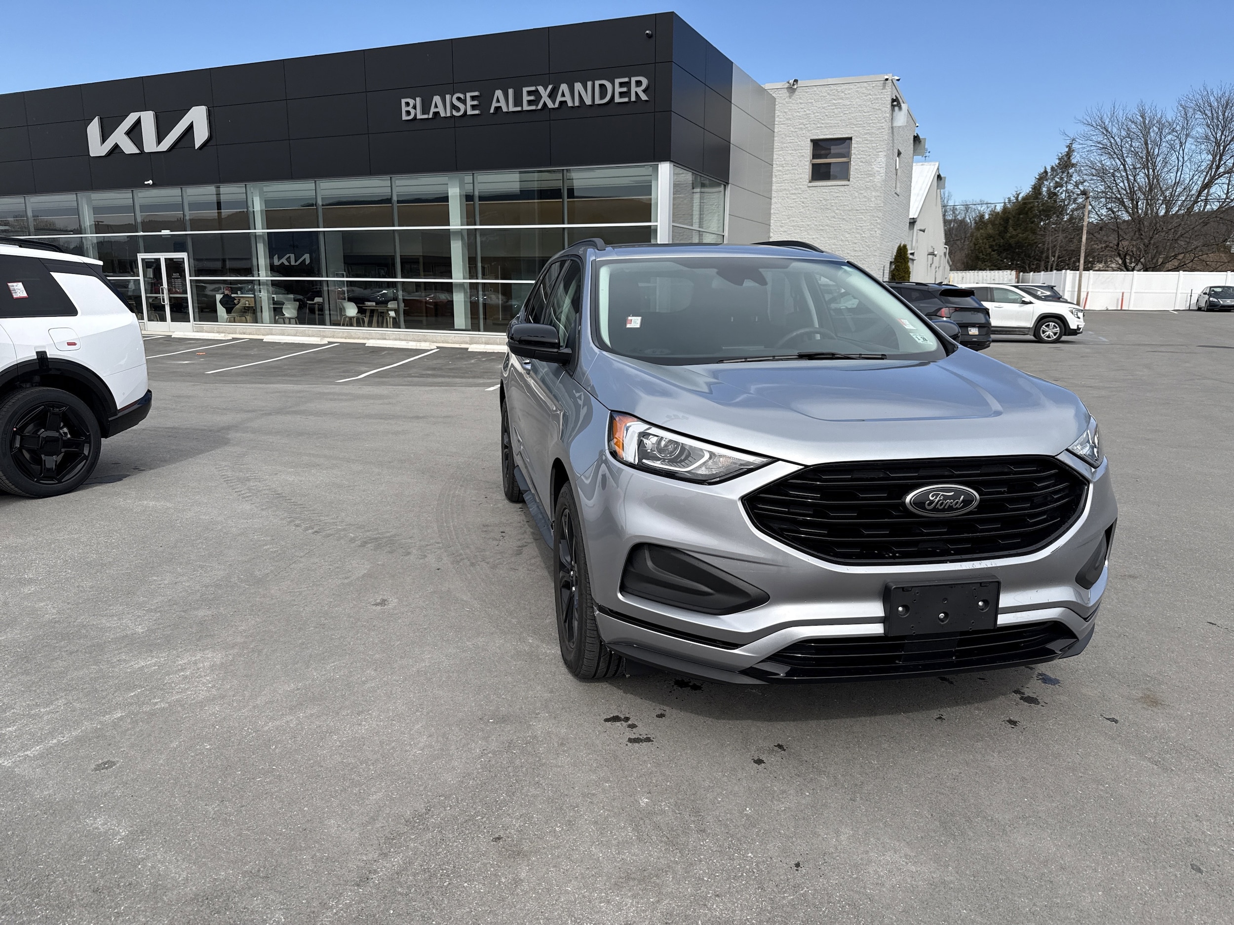 2022 Ford Edge SE AWD's photo