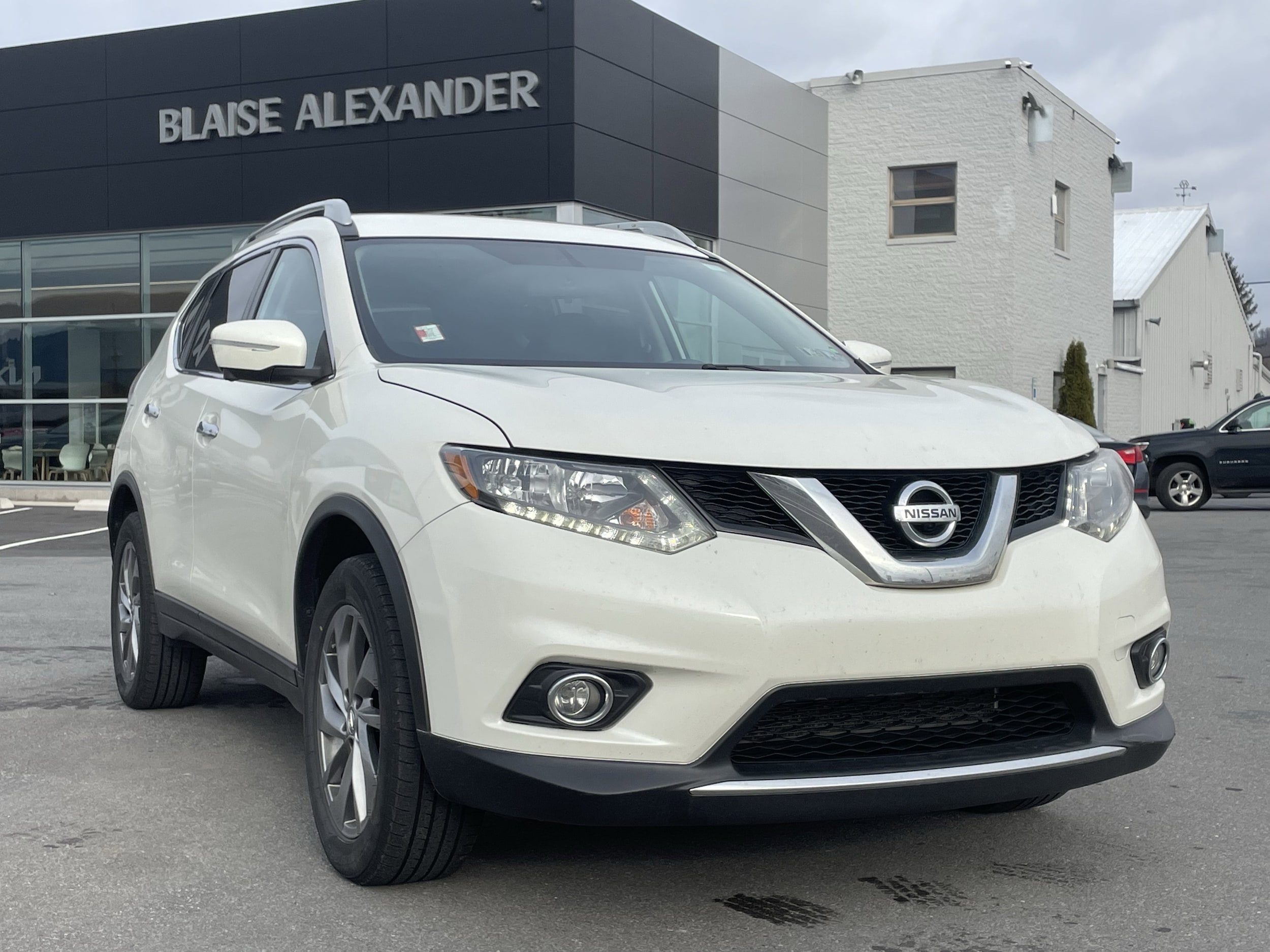 2015 Nissan Rogue SL's photo