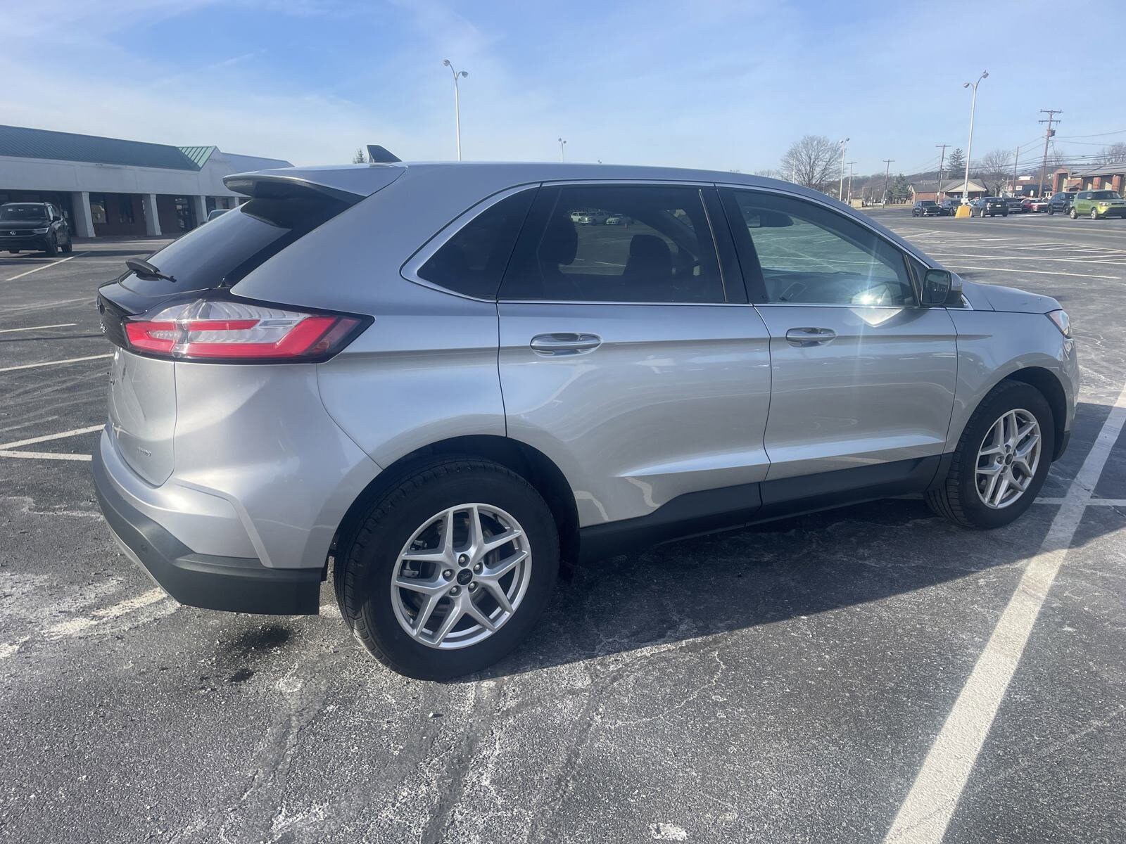 2024 Ford Edge SEL photo 3