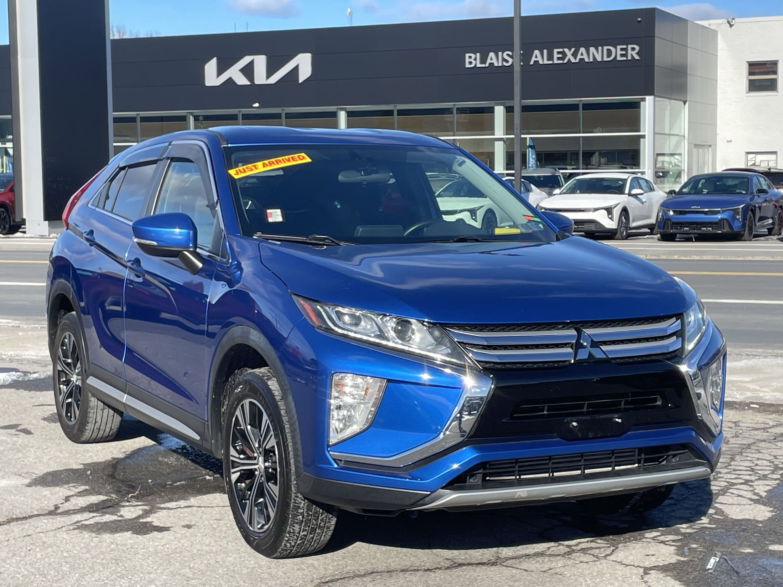 2019 Mitsubishi Eclipse Cross SE's photo