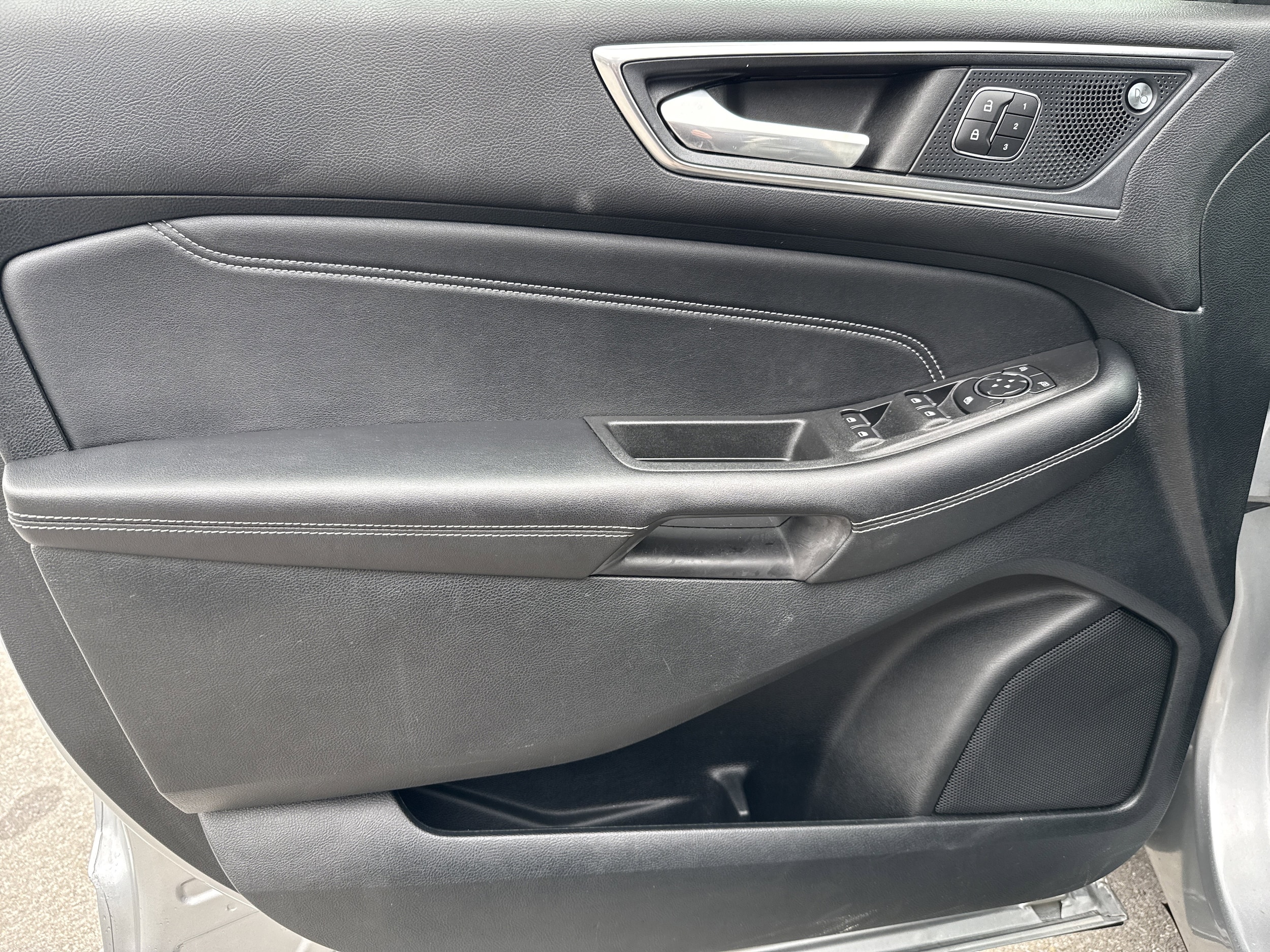 2022 Ford Edge Titanium - Photo 15