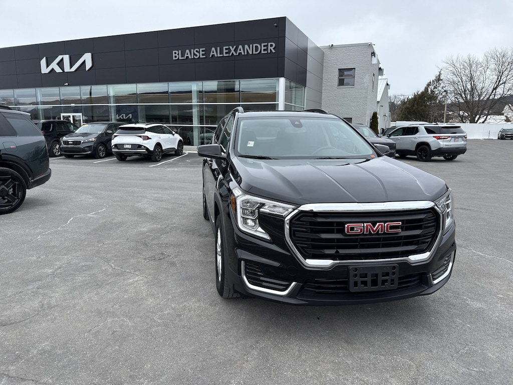 Used 2024 GMC Terrain SLE SUV