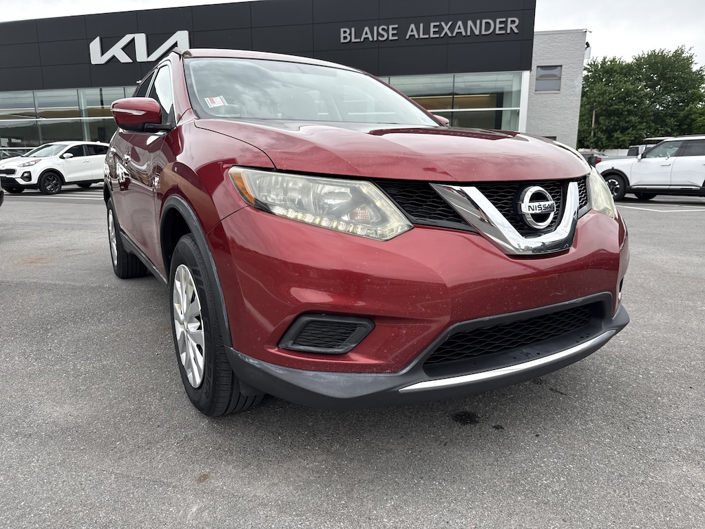 Used 2015 Nissan Rogue S SUV