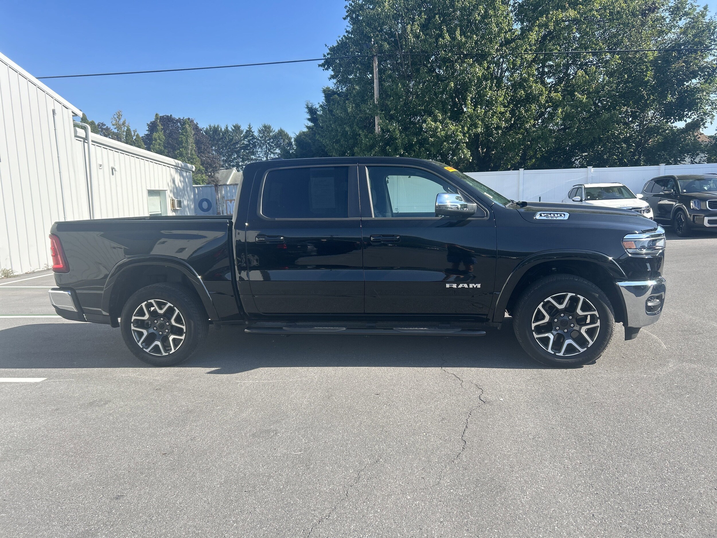 2025 Ram 1500 Laramie photo 2