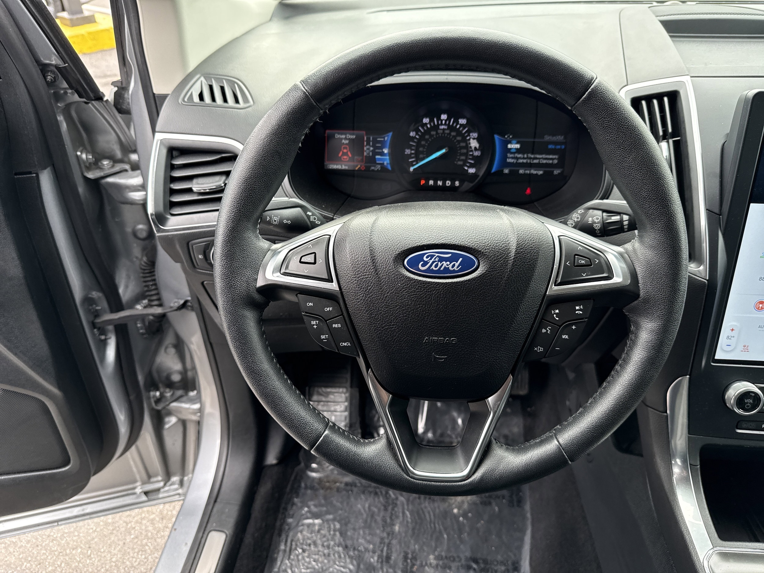 2022 Ford Edge Titanium - Photo 17