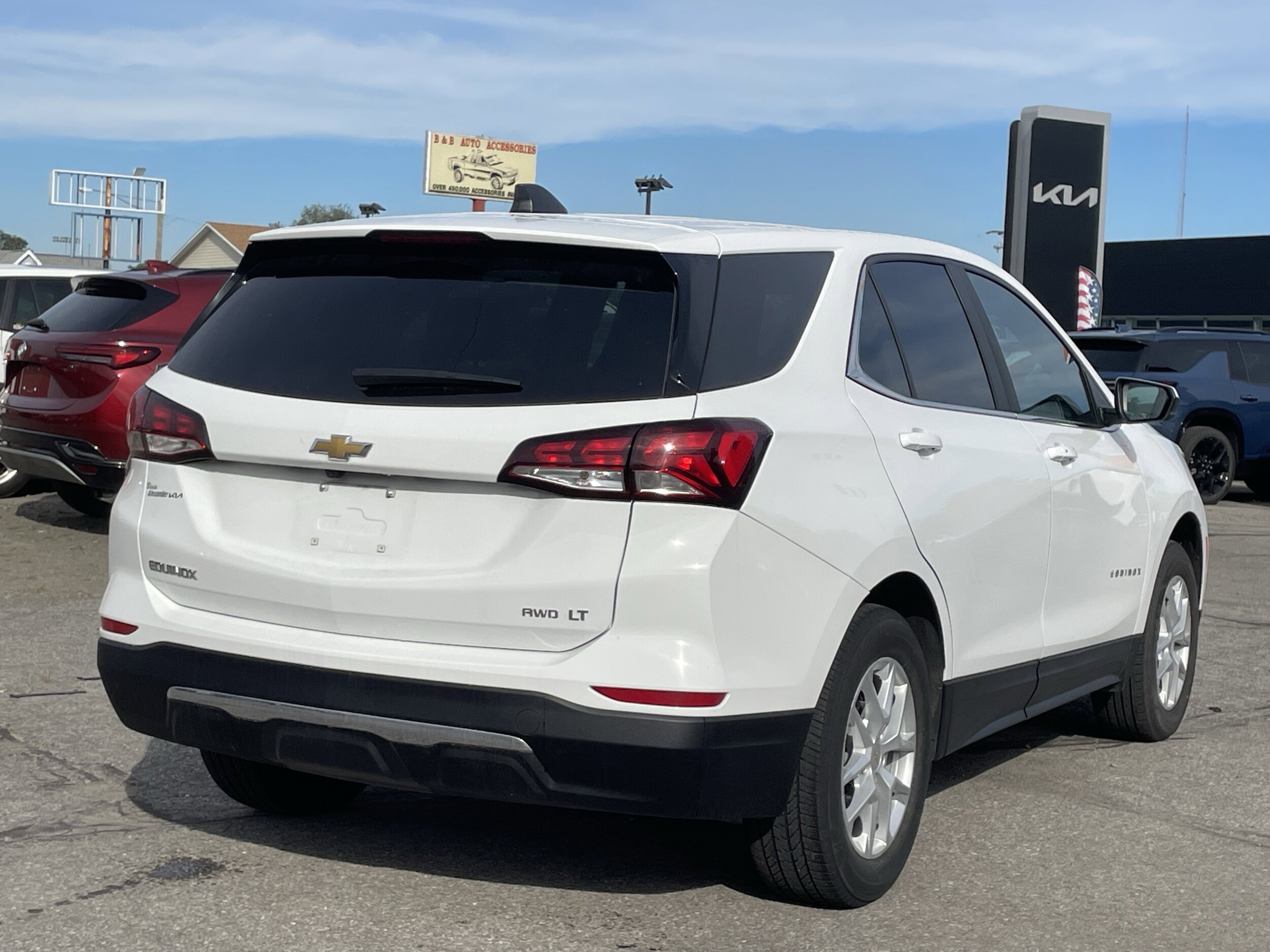 2023 Chevrolet Equinox LT photo 3