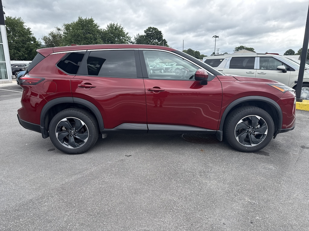 Used 2024 Nissan Rogue SV SUV