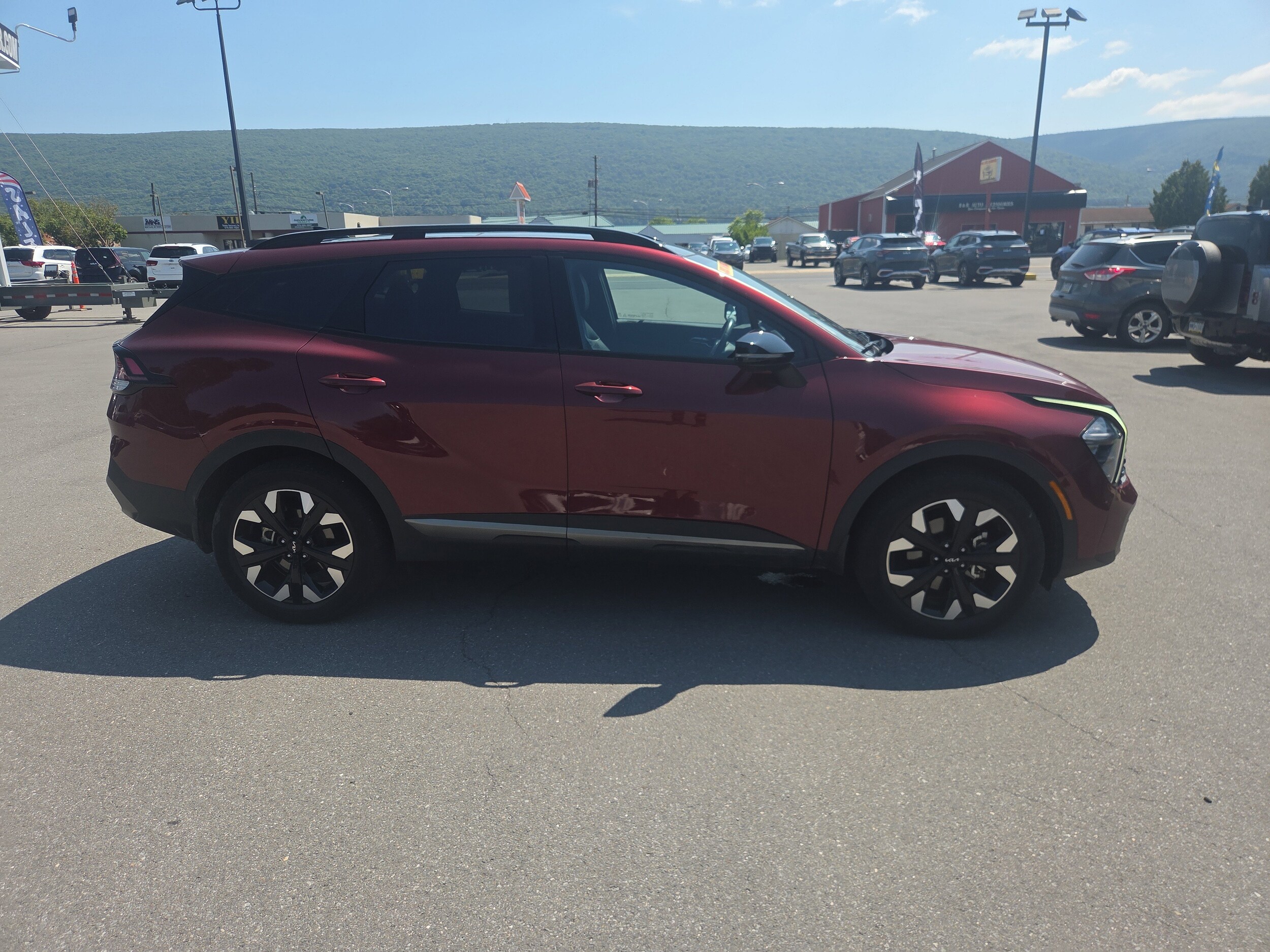 2023 Kia Sportage X-Line photo 2