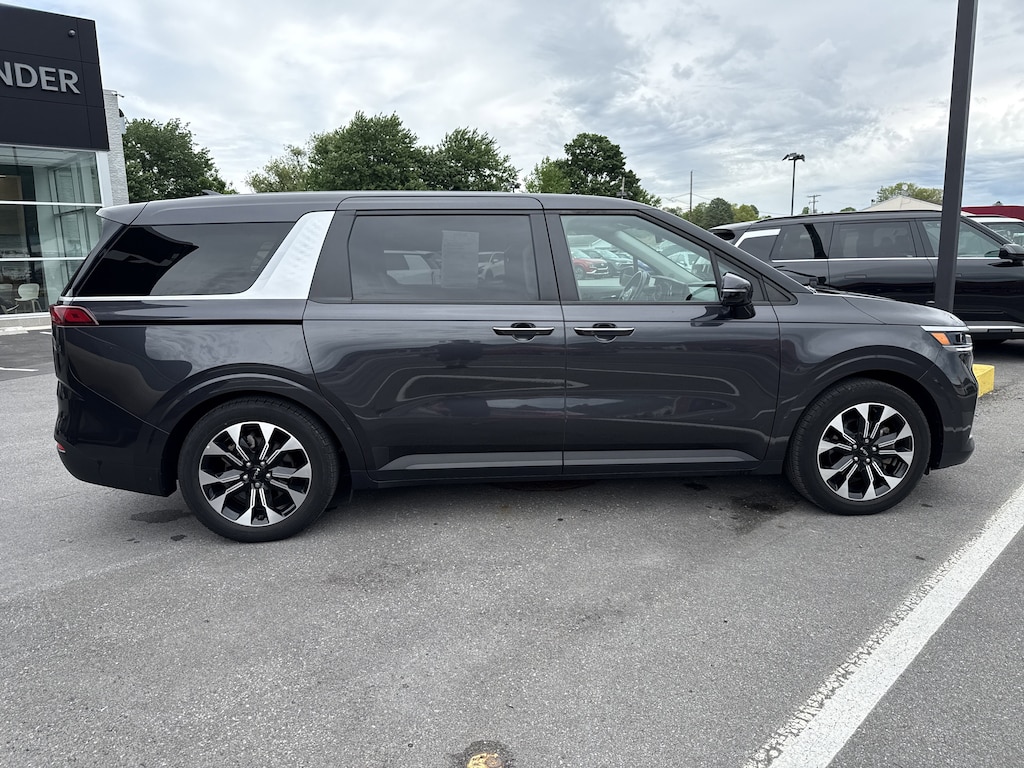 Certified 2022 Kia Carnival EX MPV