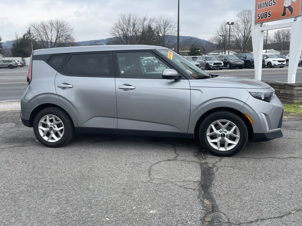 Used 2024 Kia Soul LX Hatchback