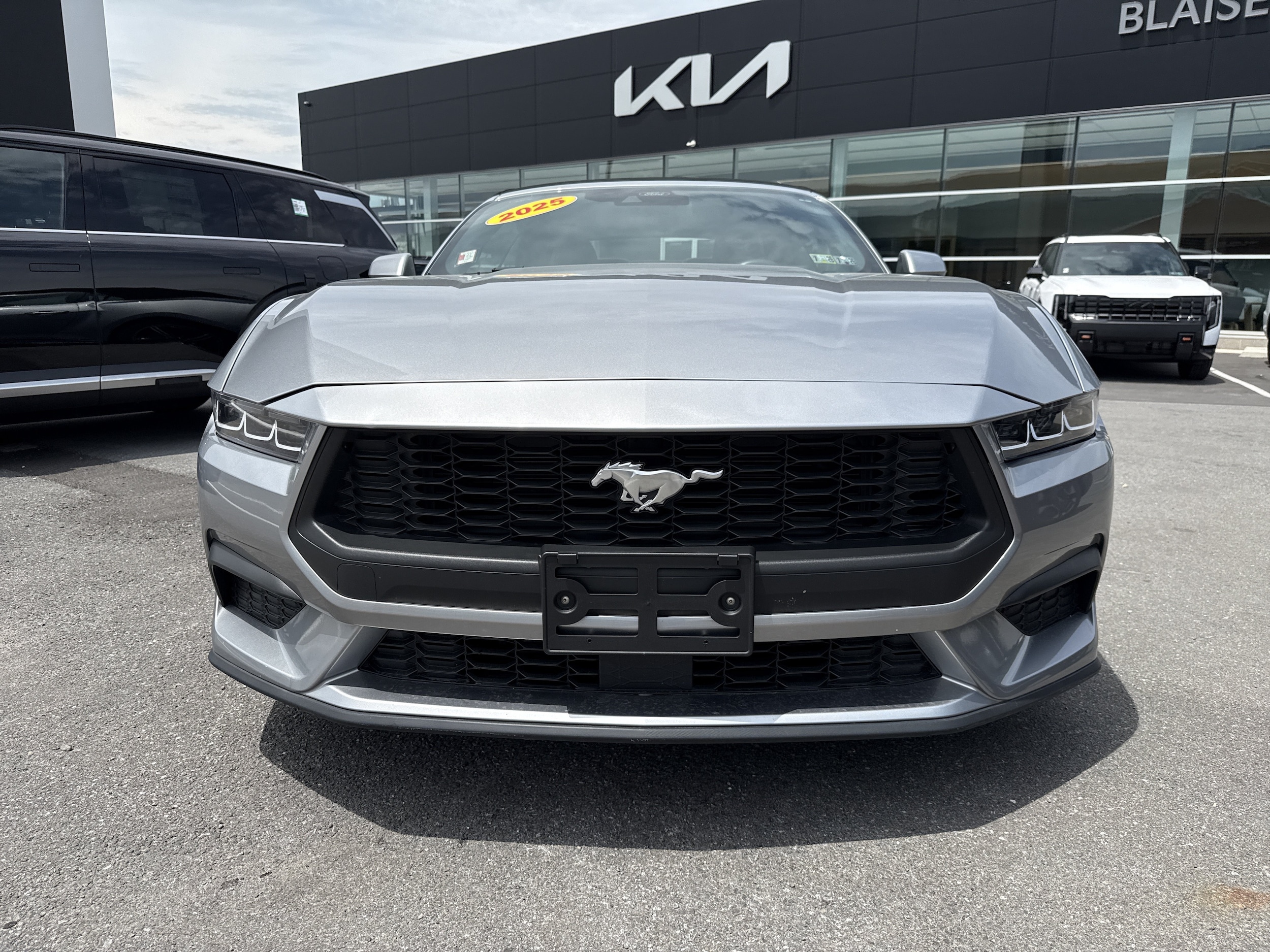 2025 Ford Mustang EcoBoost Premium - Photo 9