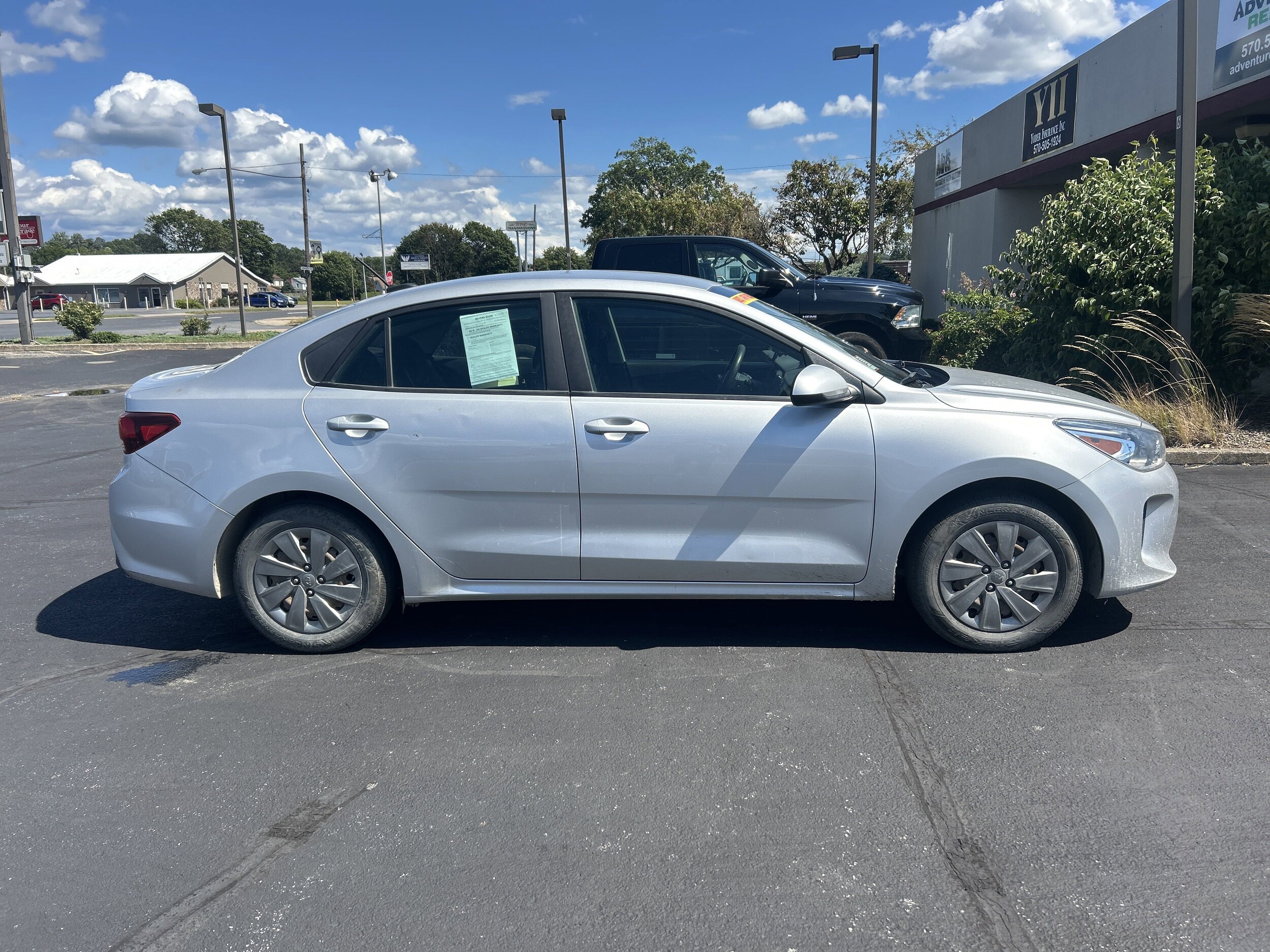 2019 Kia Rio S photo 2