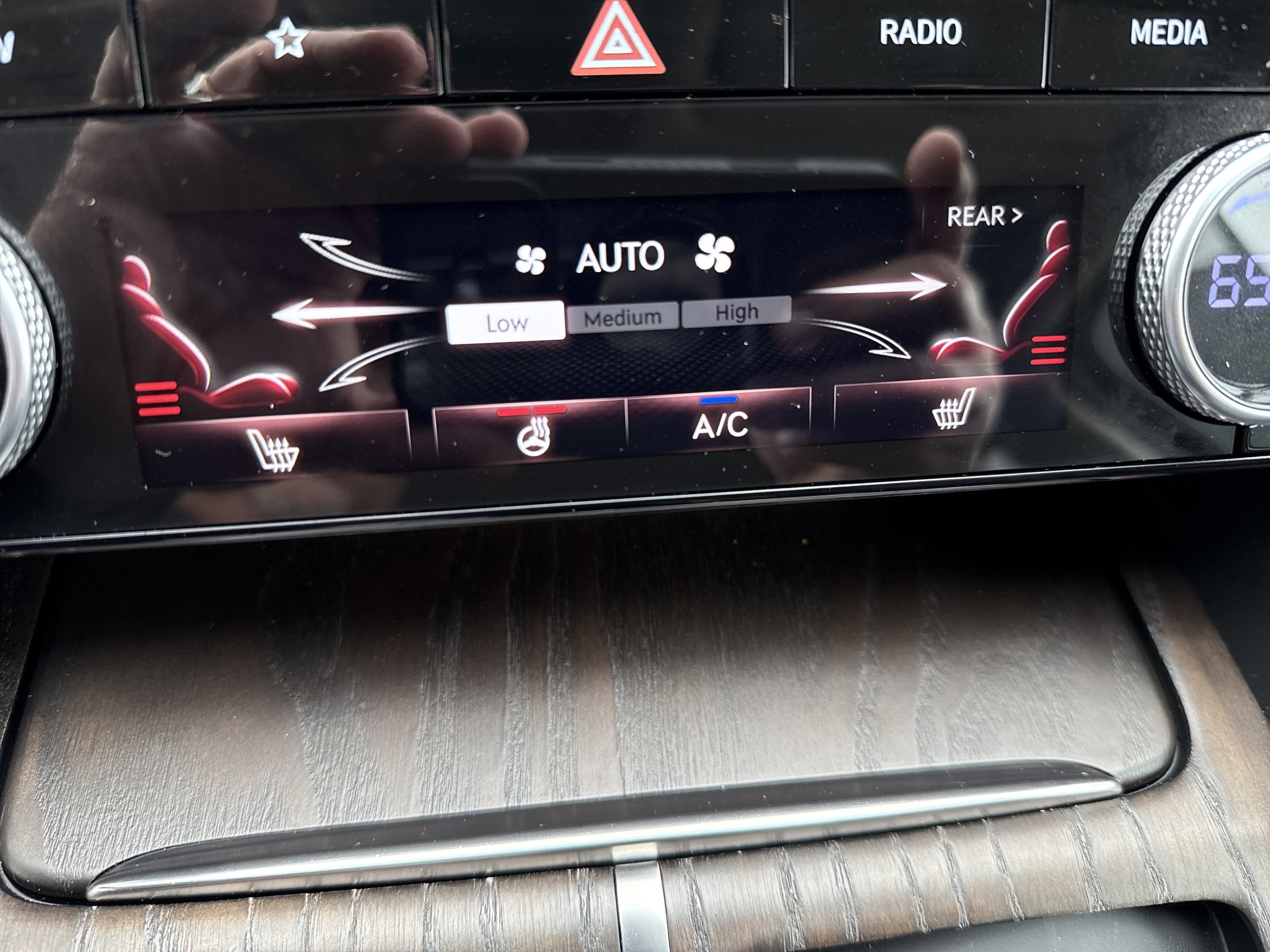 2024 GENESIS GV80 Standard - Photo 28