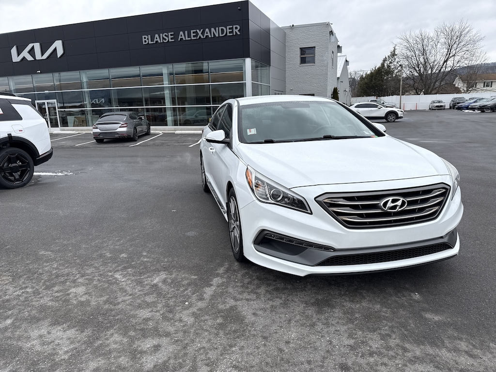 Used 2017 Hyundai Sonata Sport 2.0T w/Black Sedan