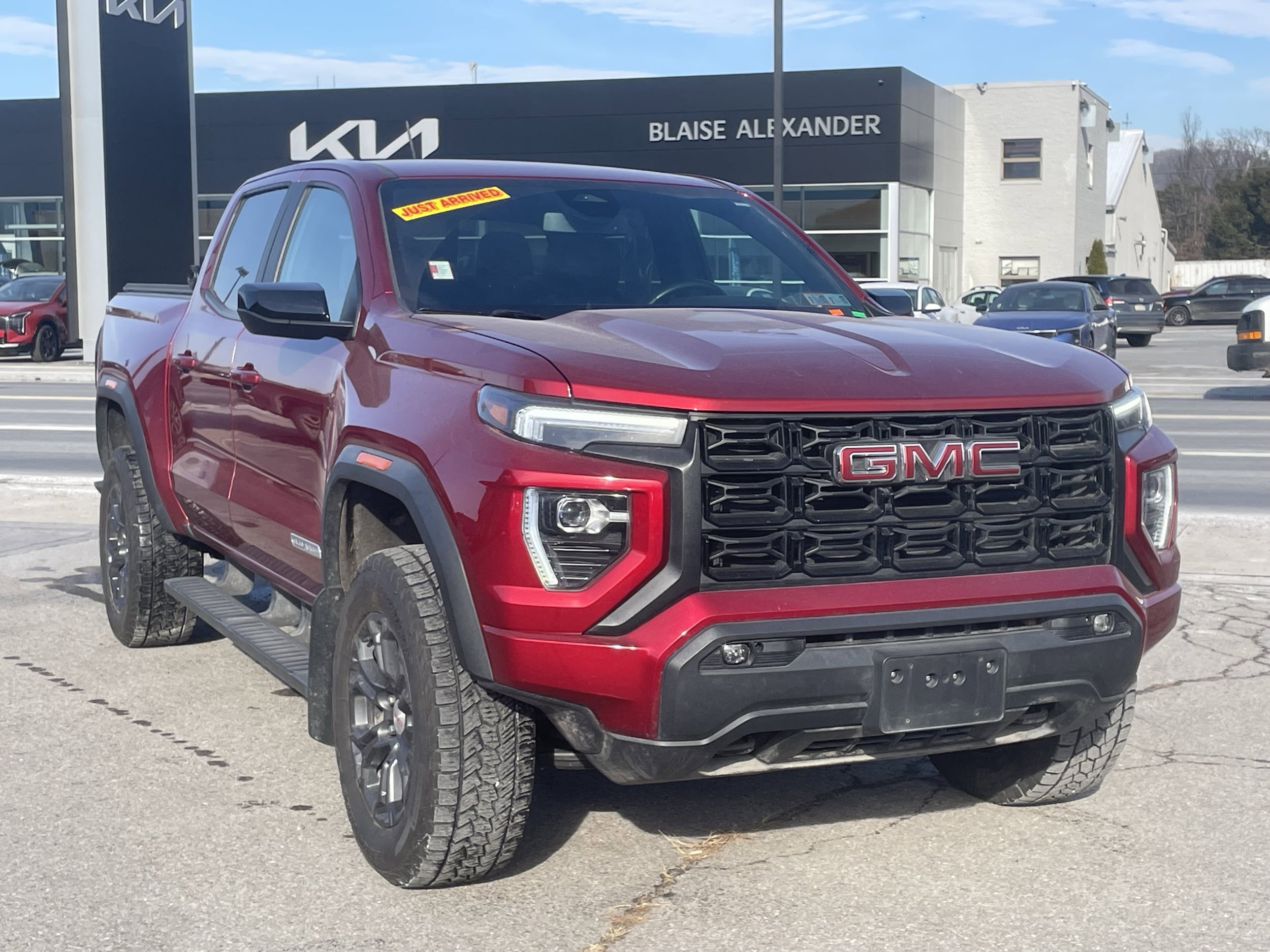 2023 GMC Canyon Elevation's photo