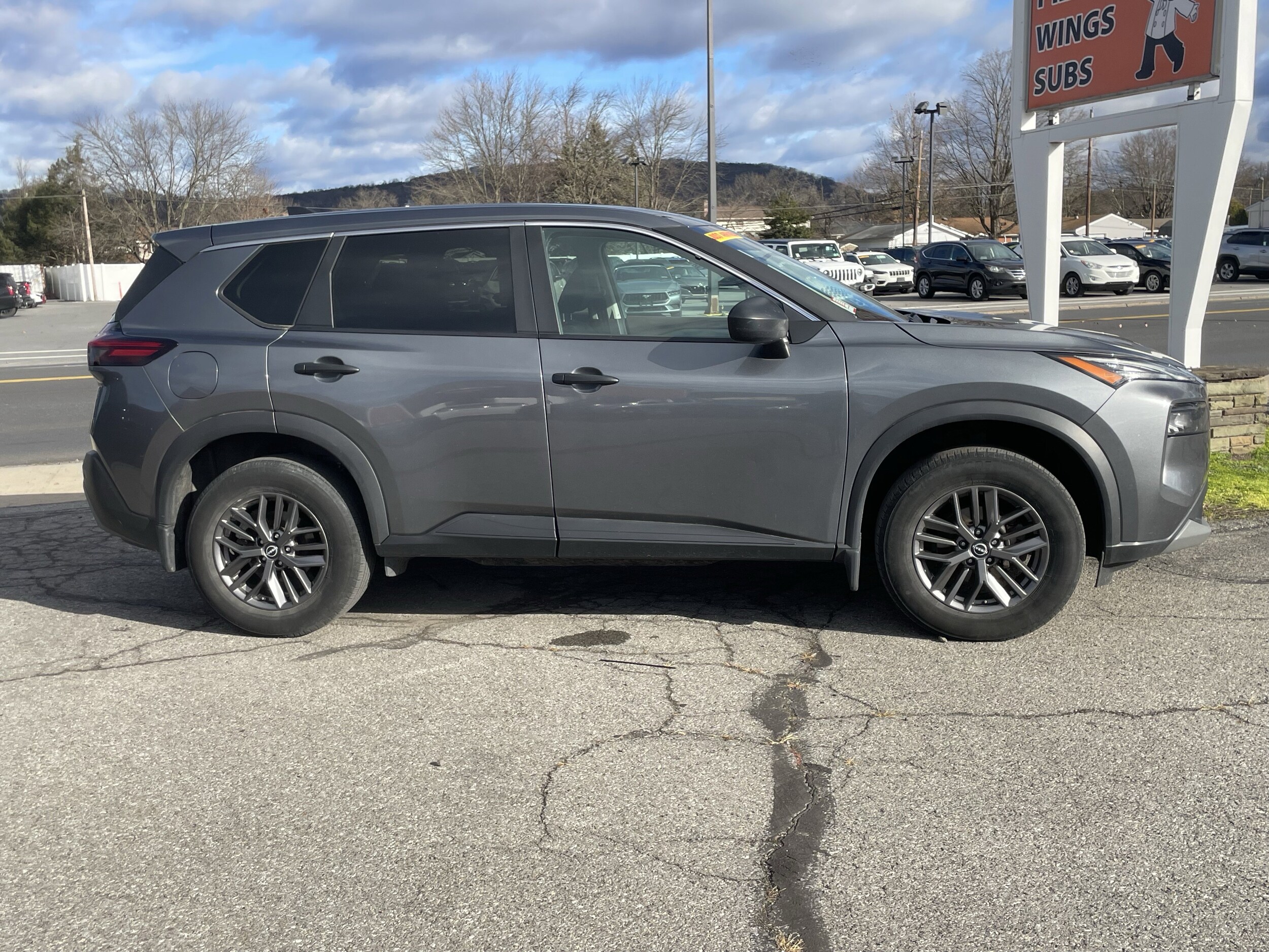 2023 Nissan Rogue AWD S photo 2