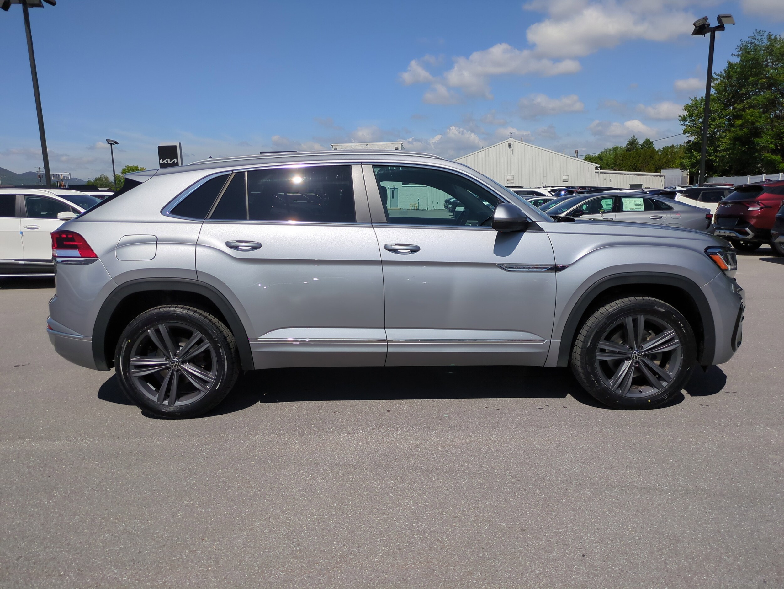 Used 2022 Volkswagen Atlas Cross Sport SEL R-Line with VIN 1V2SE2CA0NC202299 for sale in Montoursville, PA