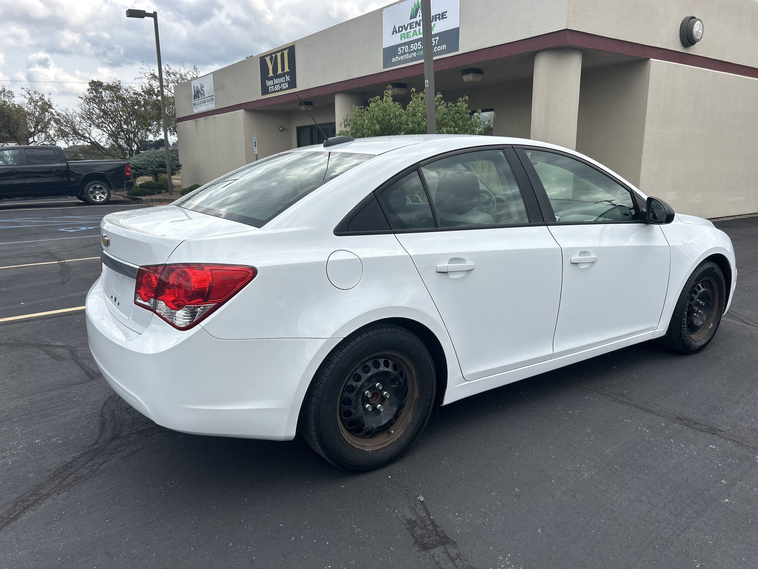 2015 Chevrolet Cruze LS photo 3