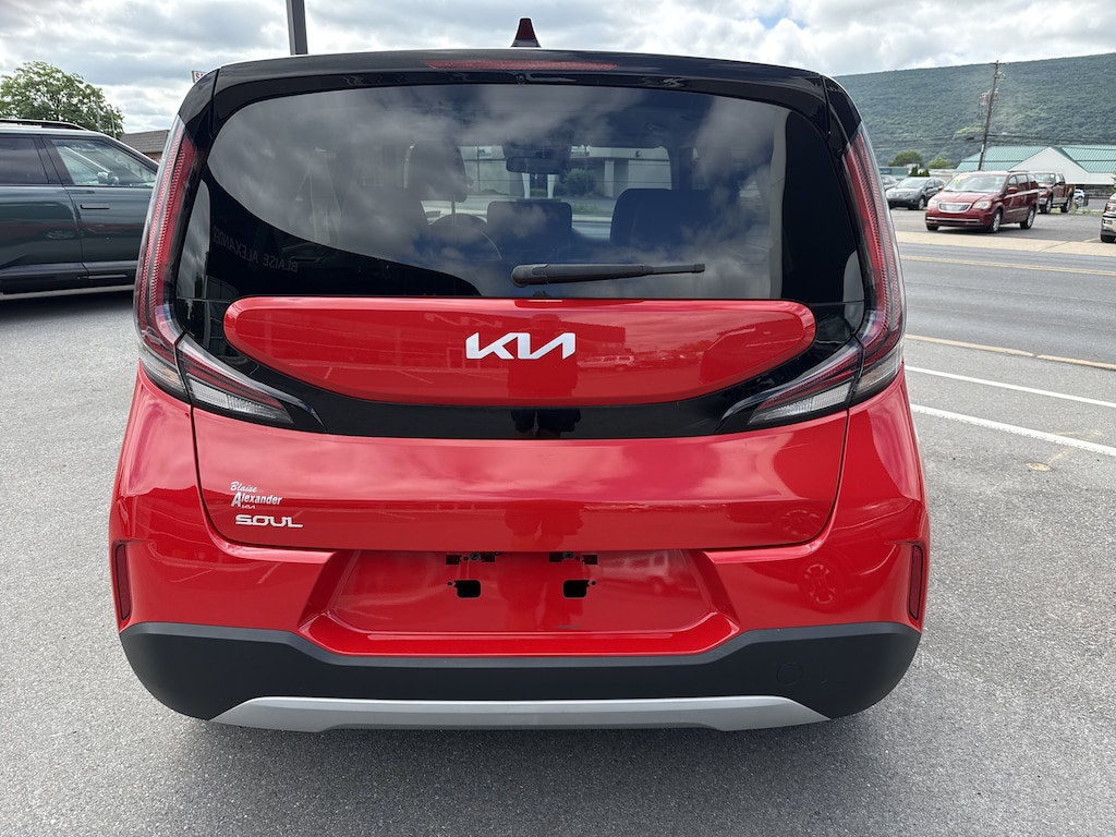 Used 2023 Kia Soul LX Hatchback