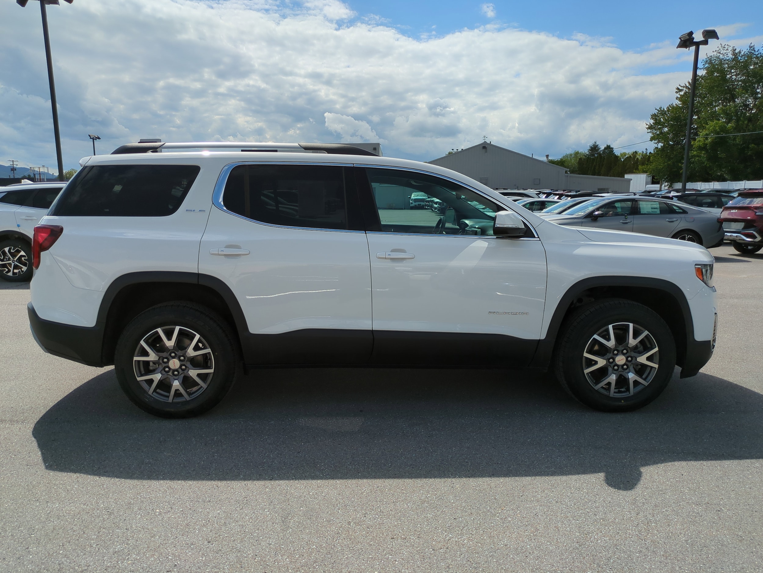 Used 2023 GMC Acadia SLE with VIN 1GKKNRL40PZ205485 for sale in Montoursville, PA