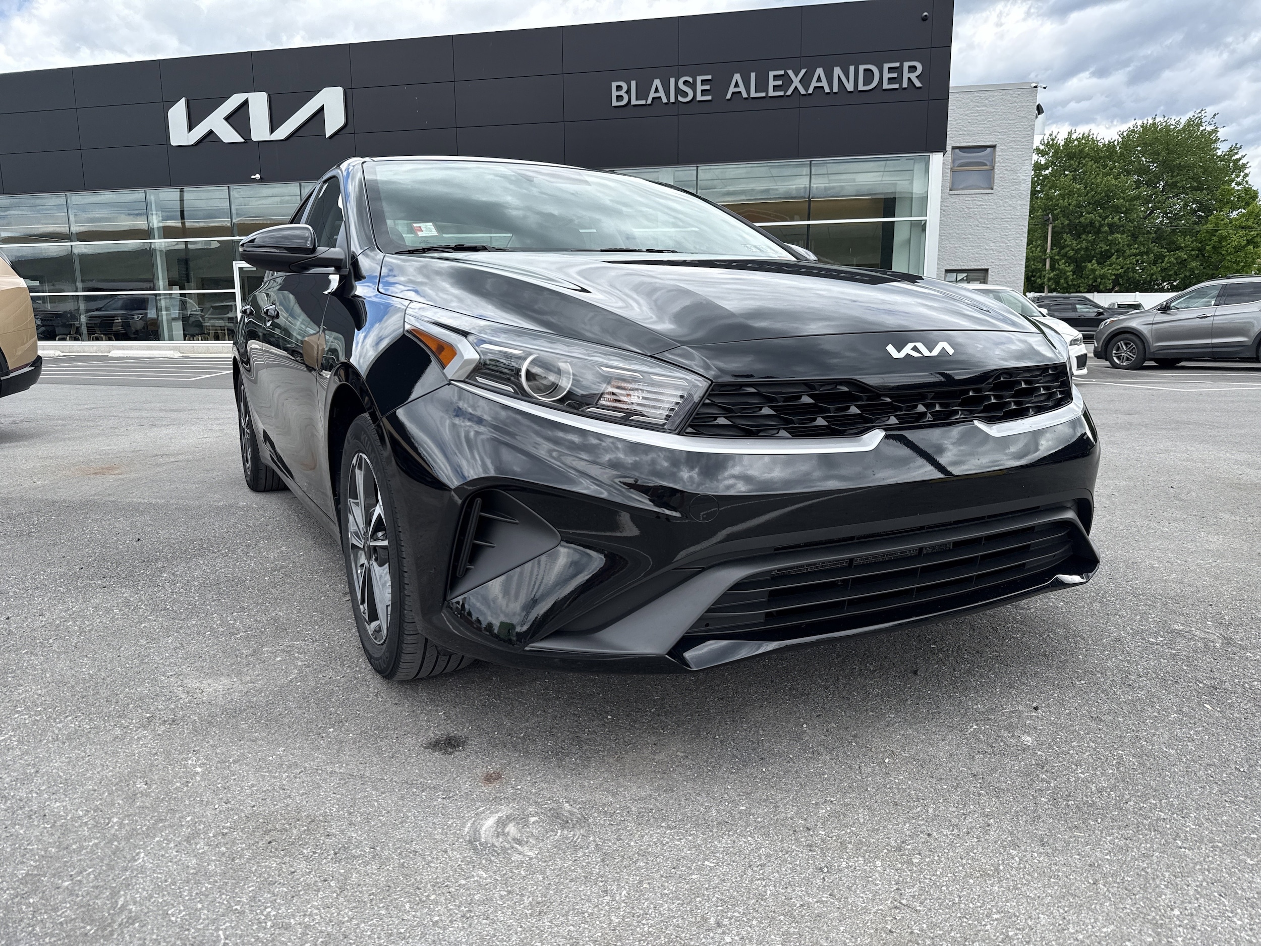 2023 Kia Forte LXS AT's photo
