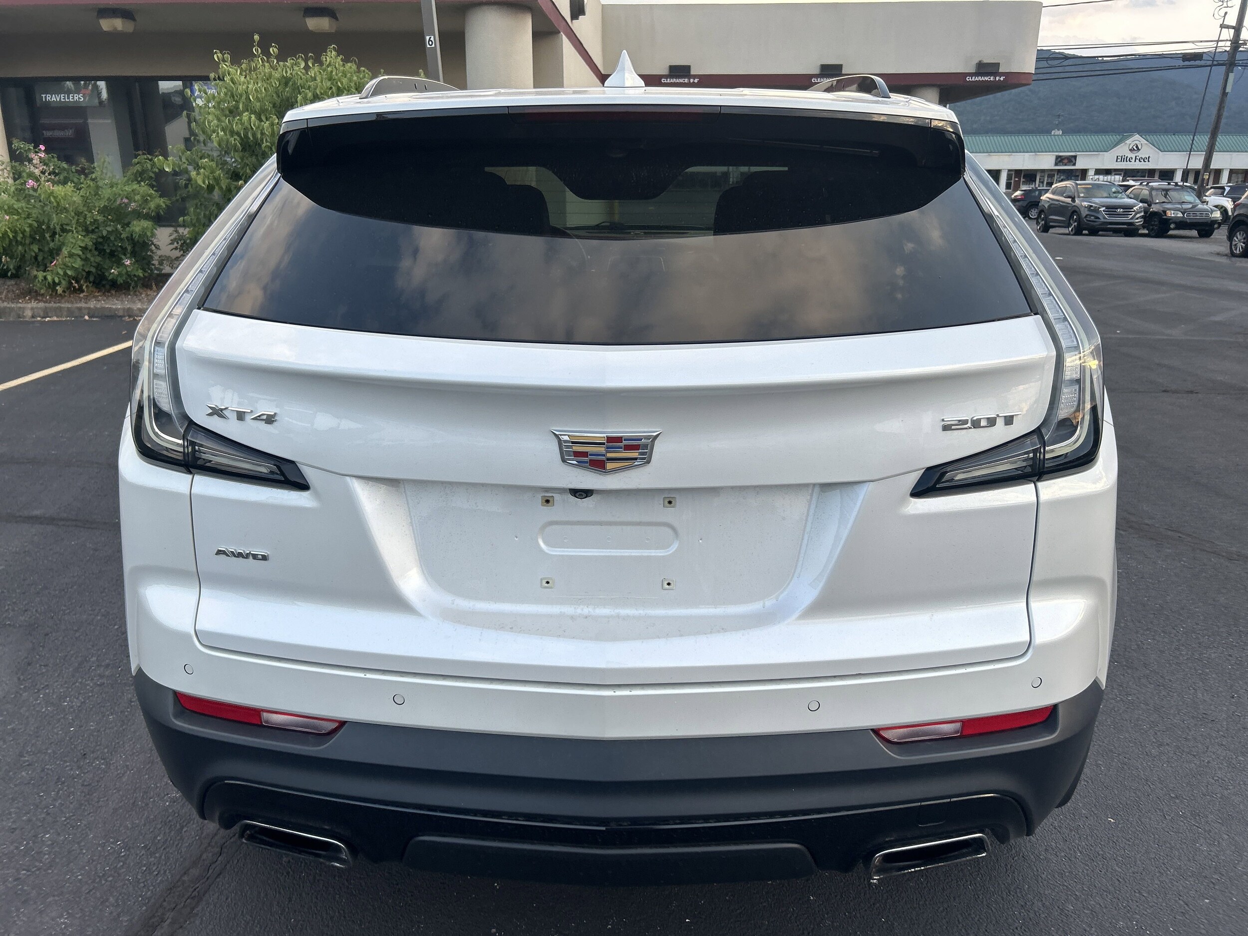 2019 Cadillac XT4 Sport photo 3