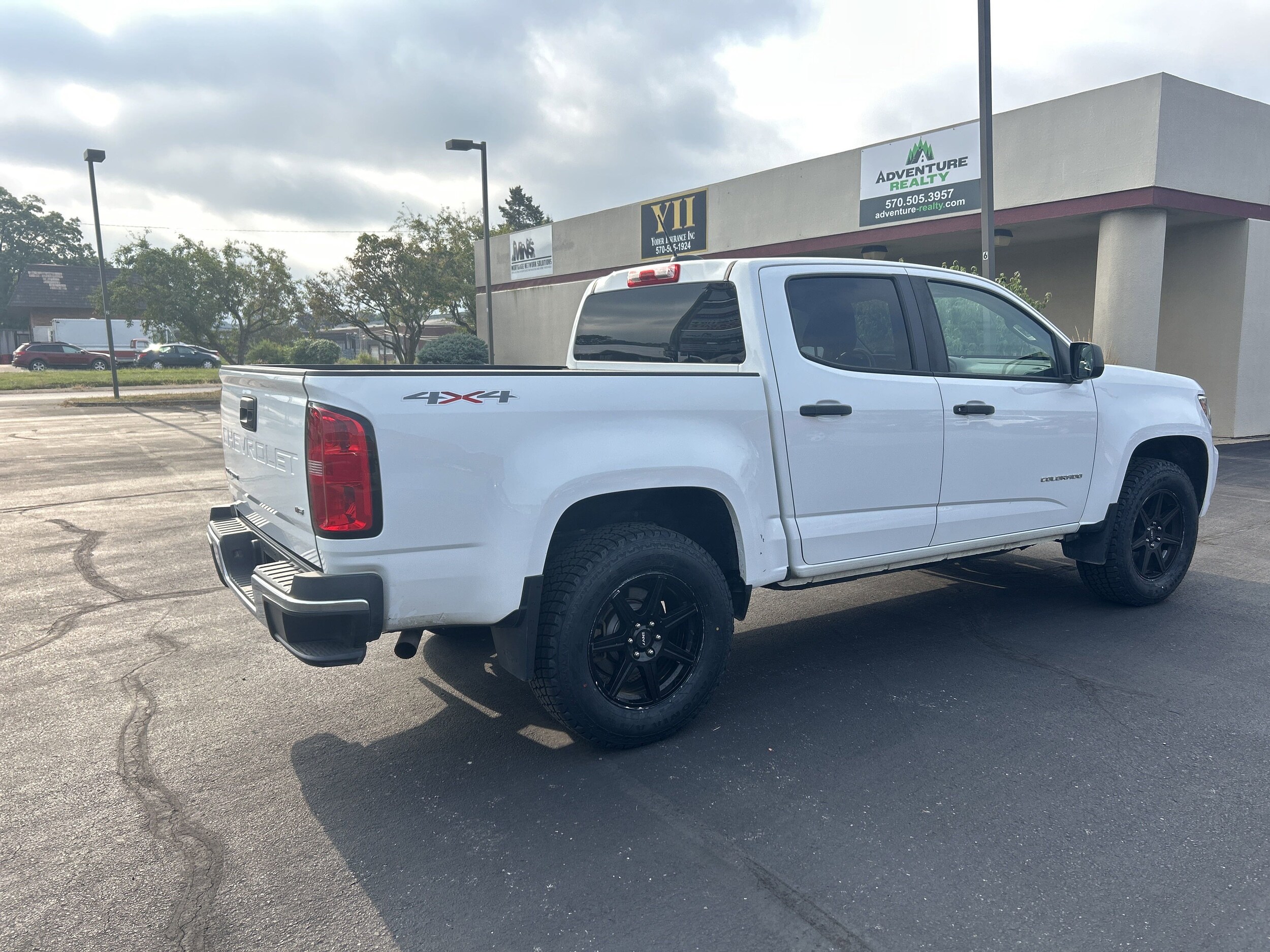 2021 Chevrolet Colorado Work Truck photo 3