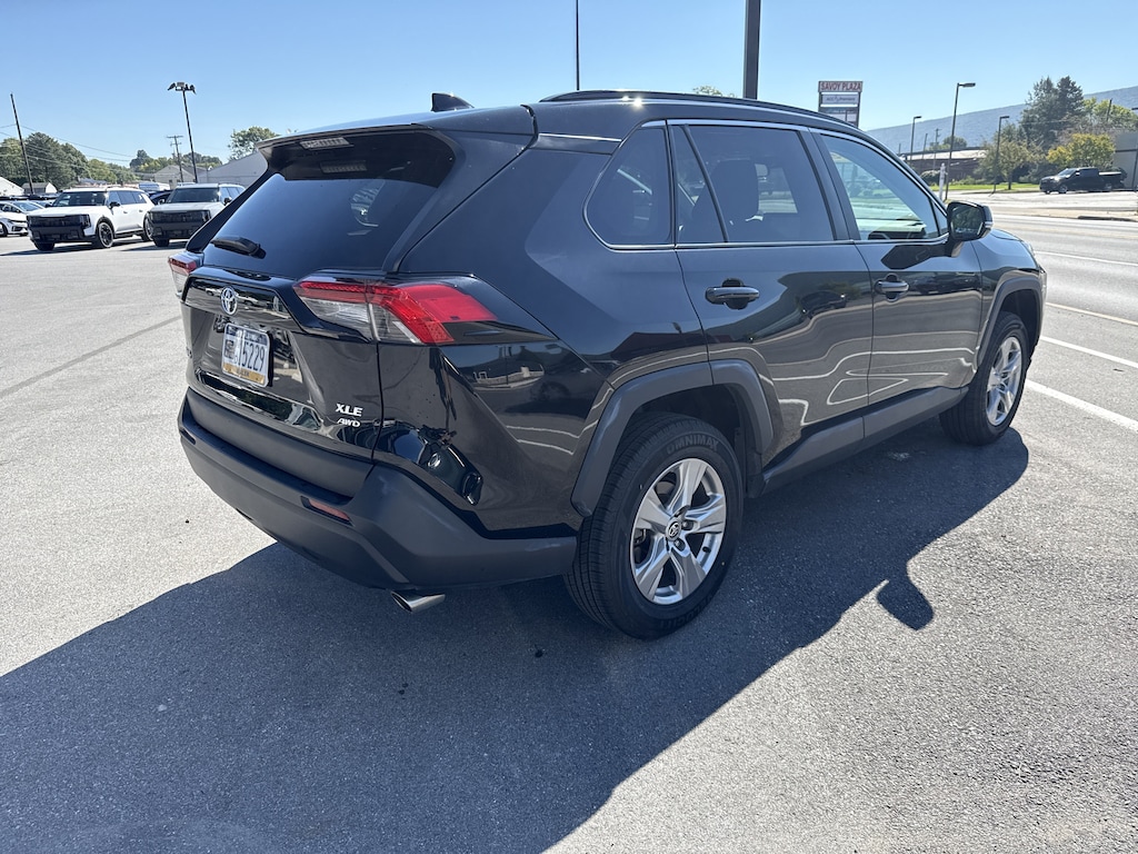 Used 2025 Toyota RAV4 XLE SUV