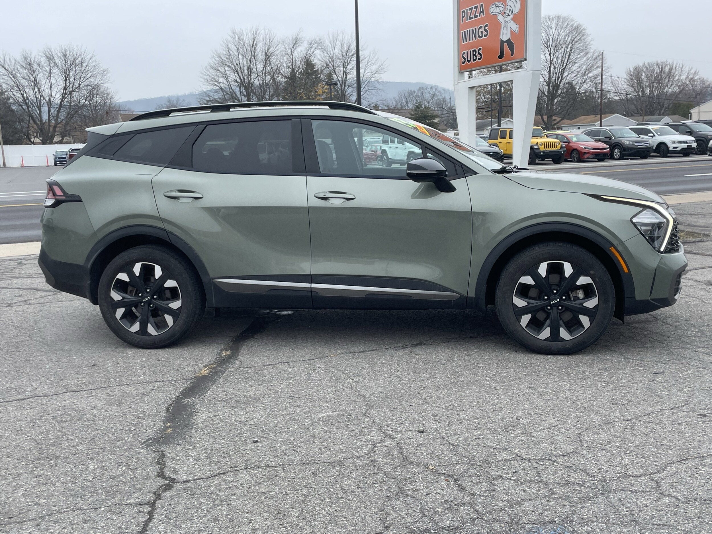 2023 Kia Sportage X-Line photo 2