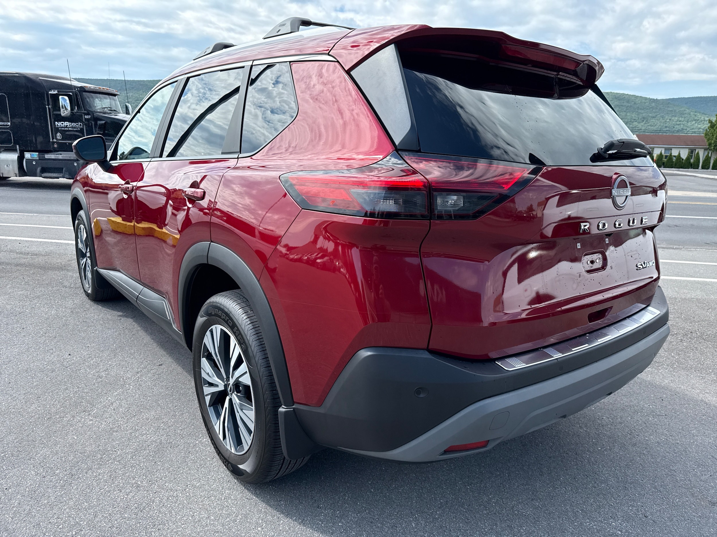 2023 Nissan Rogue SV - Photo 6
