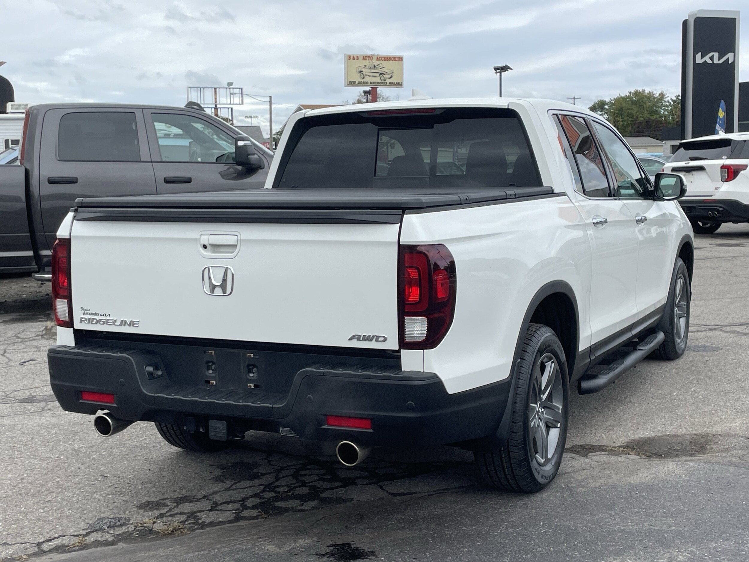 2022 Honda Ridgeline RTL-E photo 3
