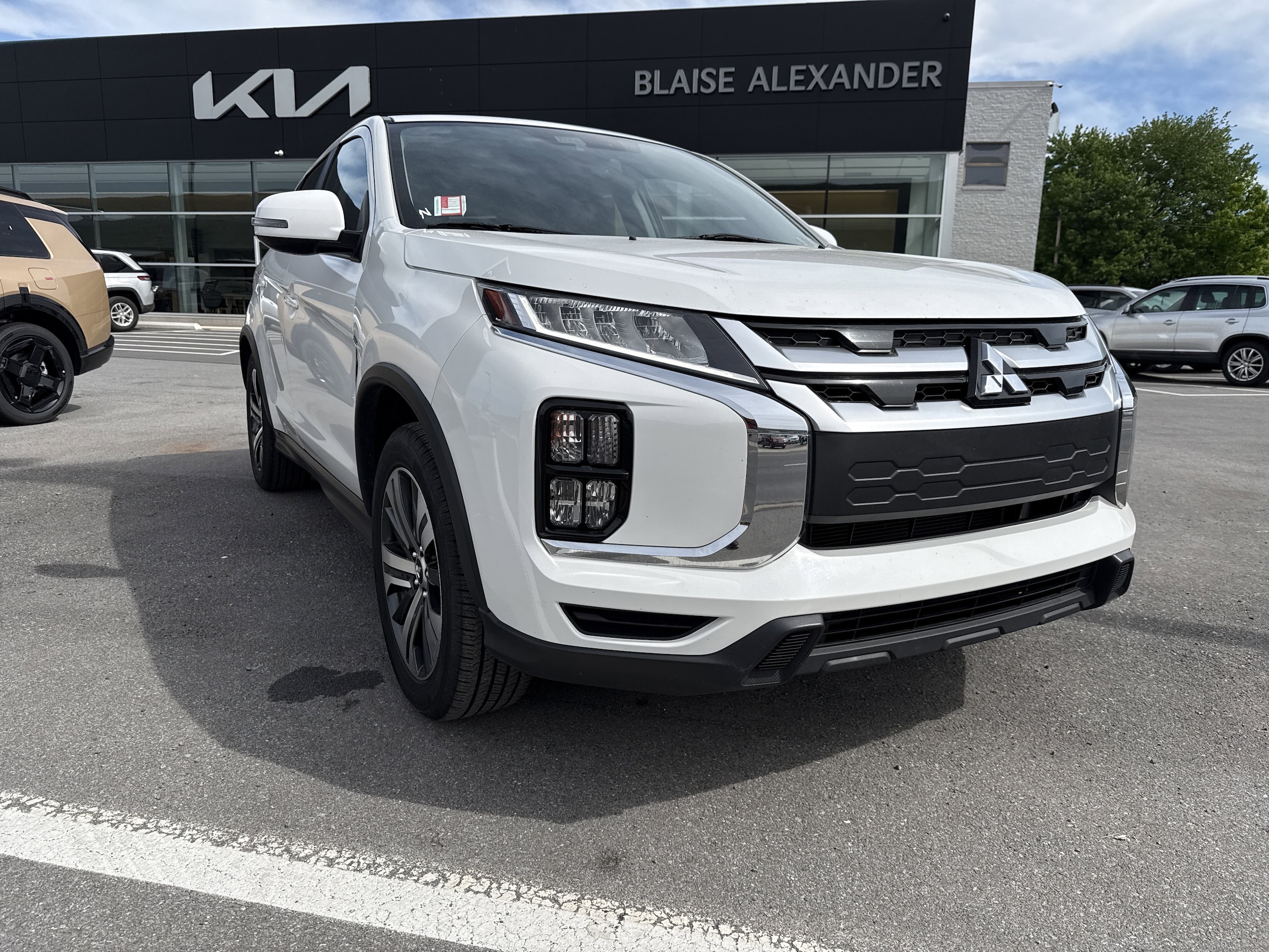 2020 Mitsubishi Outlander Sport 2.0 SE AWC CVT's photo