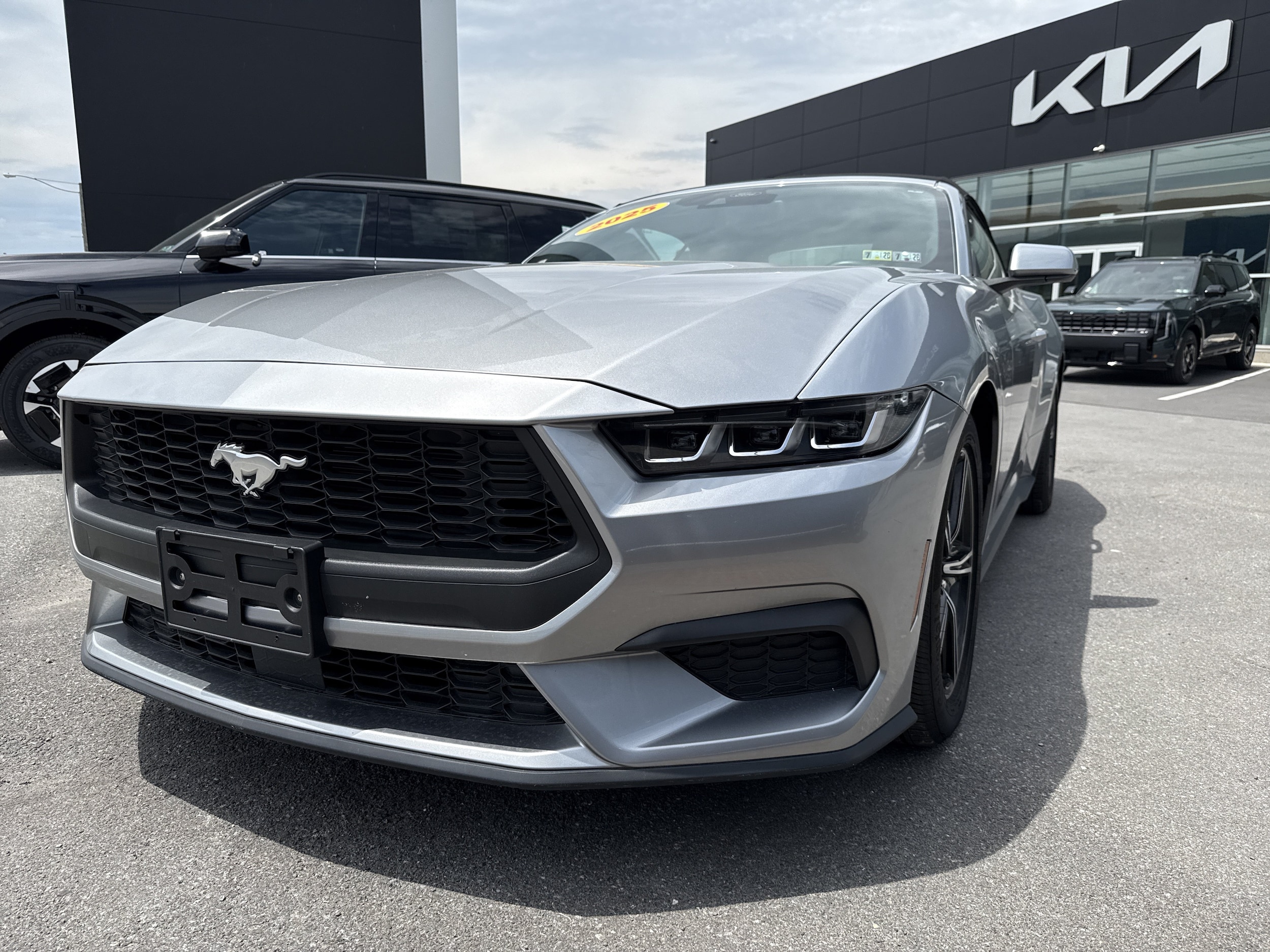 2025 Ford Mustang EcoBoost Premium - Photo 8