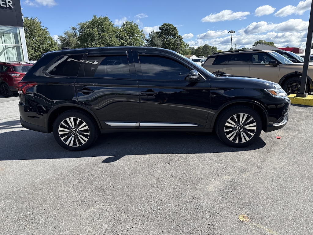 Used 2020 Mitsubishi Outlander SE CUV