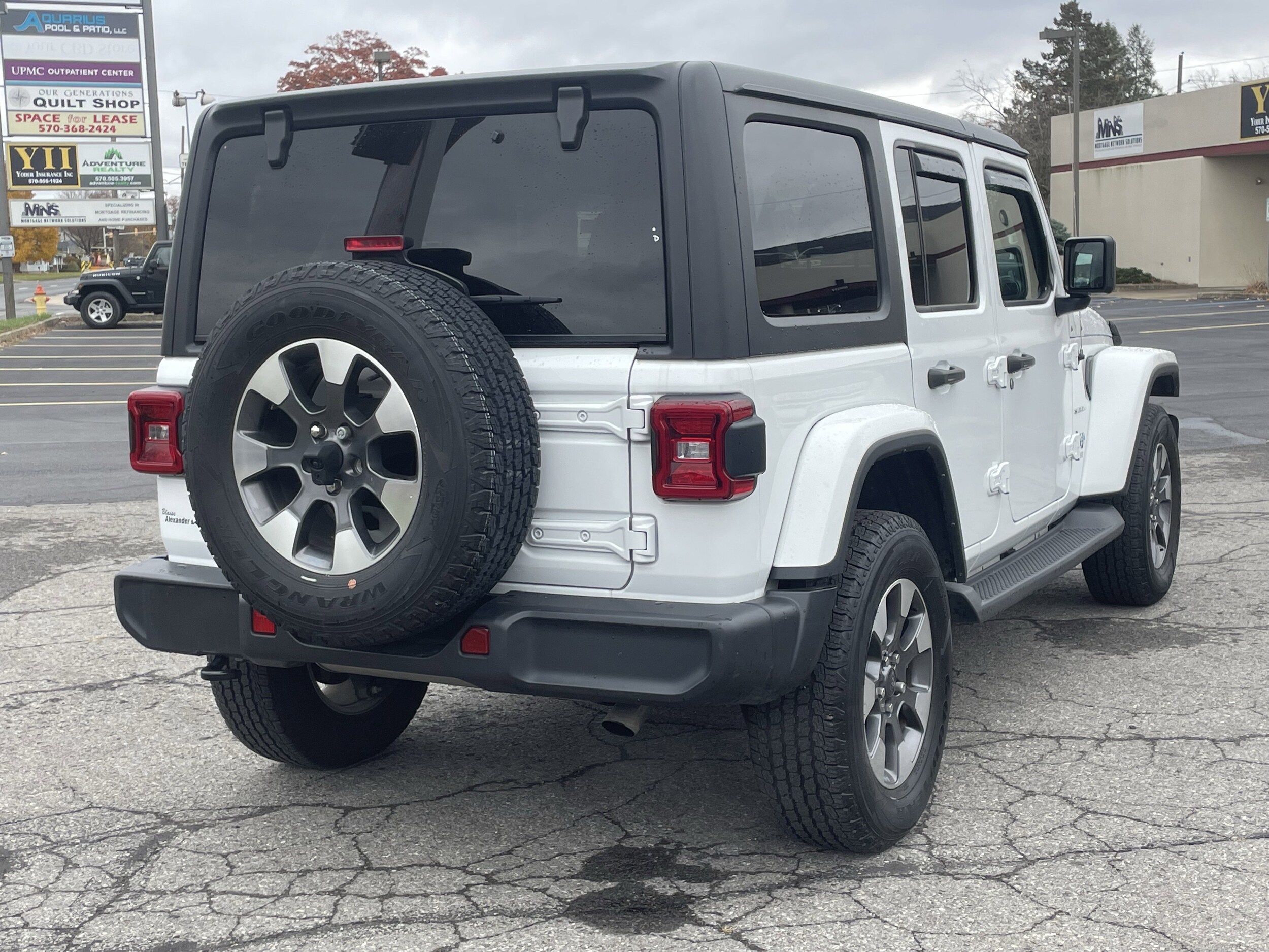 2022 Jeep Wrangler Unlimited Sahara photo 3