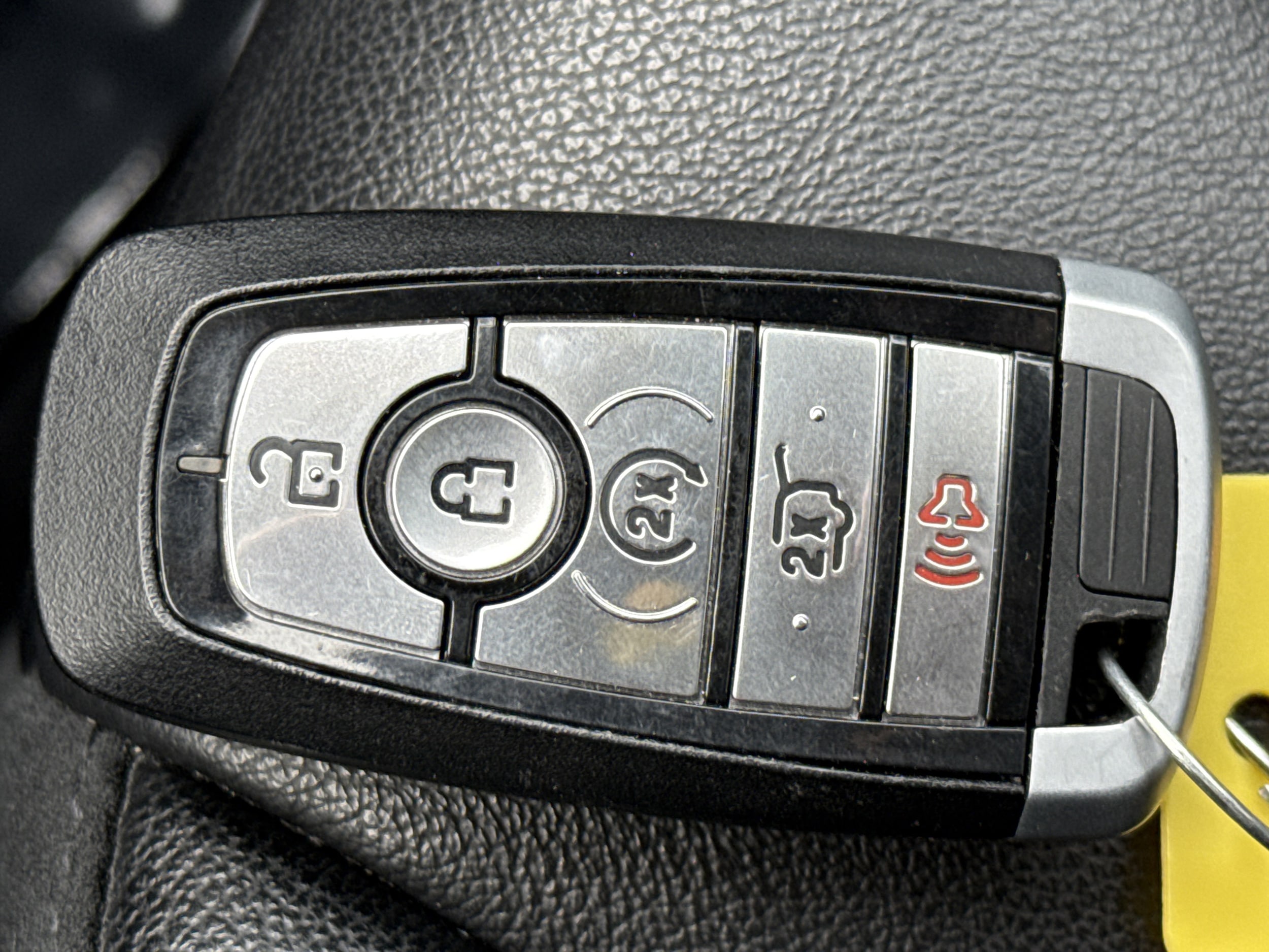 2022 Ford Edge Titanium - Photo 28